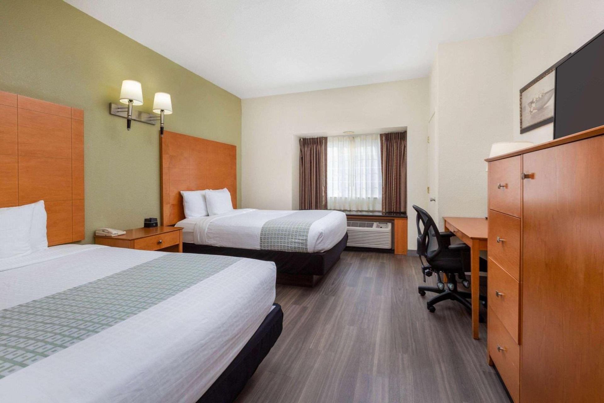 La Quinta by Wyndham Tulare photo 22