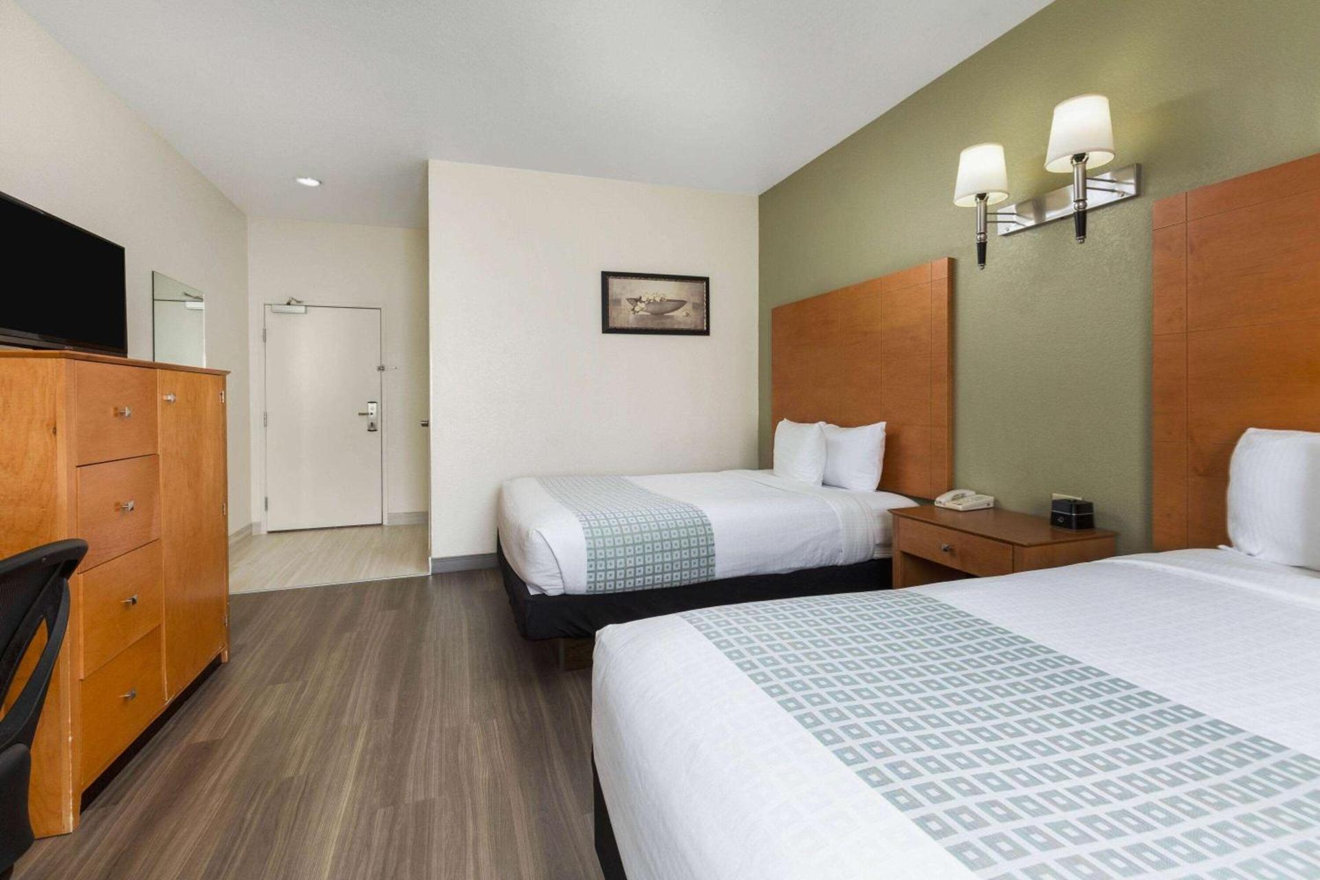 La Quinta by Wyndham Tulare photo 23