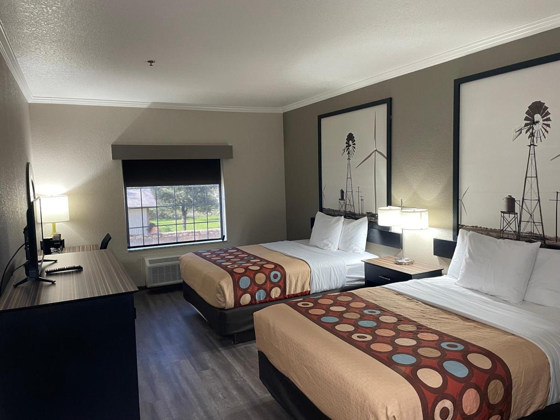 Super 8 by Wyndham San Antonio/Alamodome Area photo 14