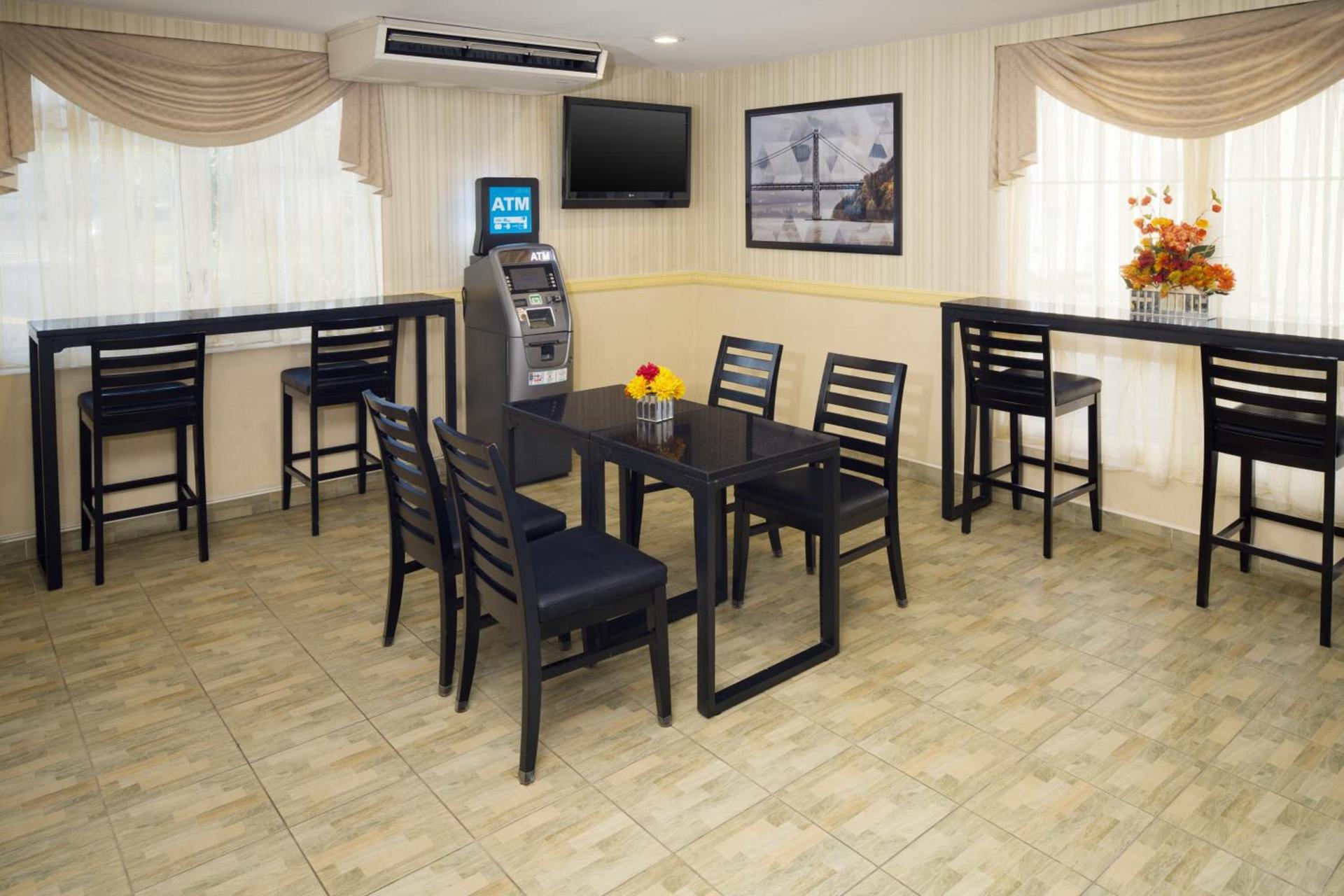 Skyview Motel photo 4