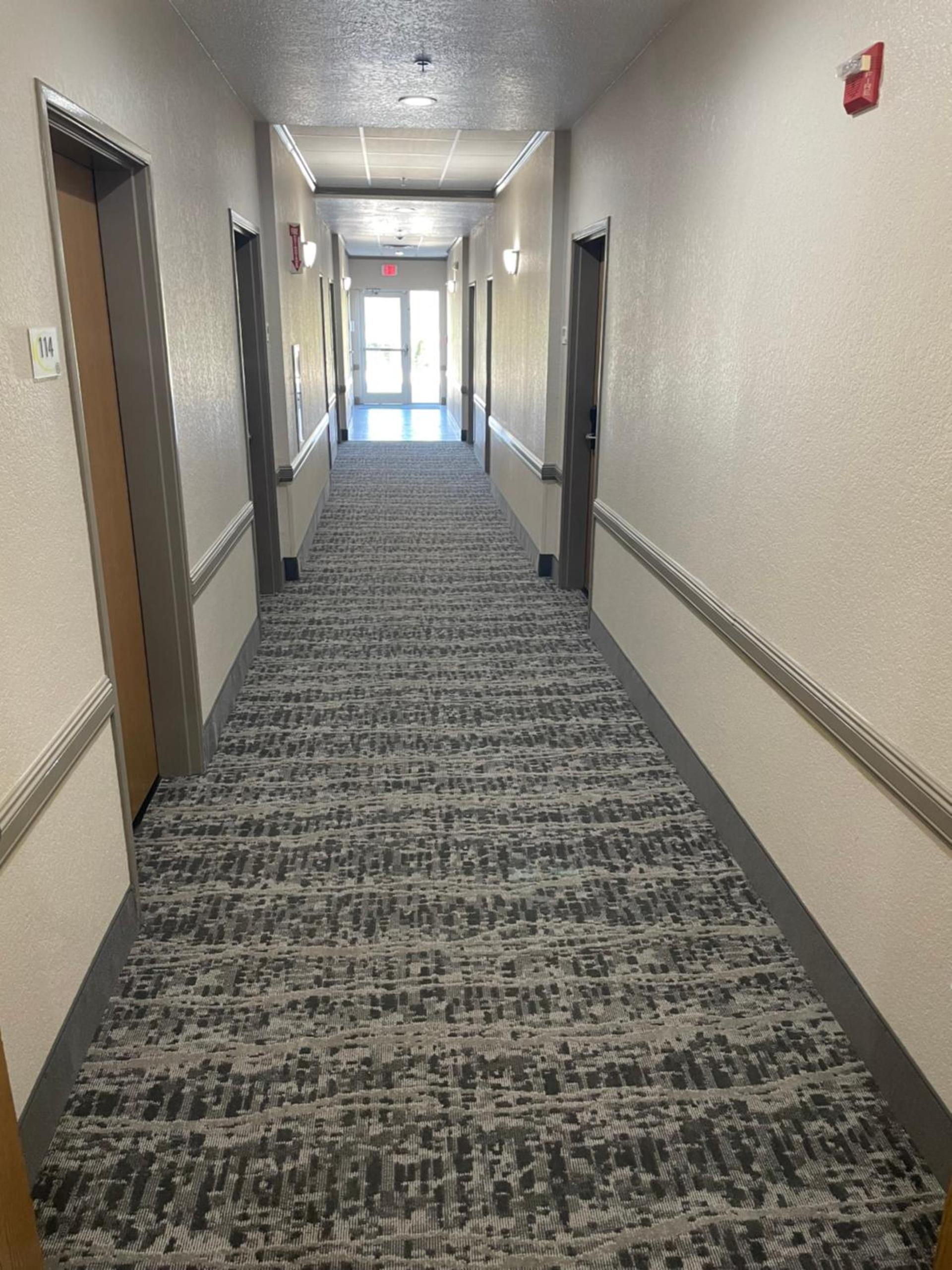 Super 8 by Wyndham San Antonio/Alamodome Area photo 19