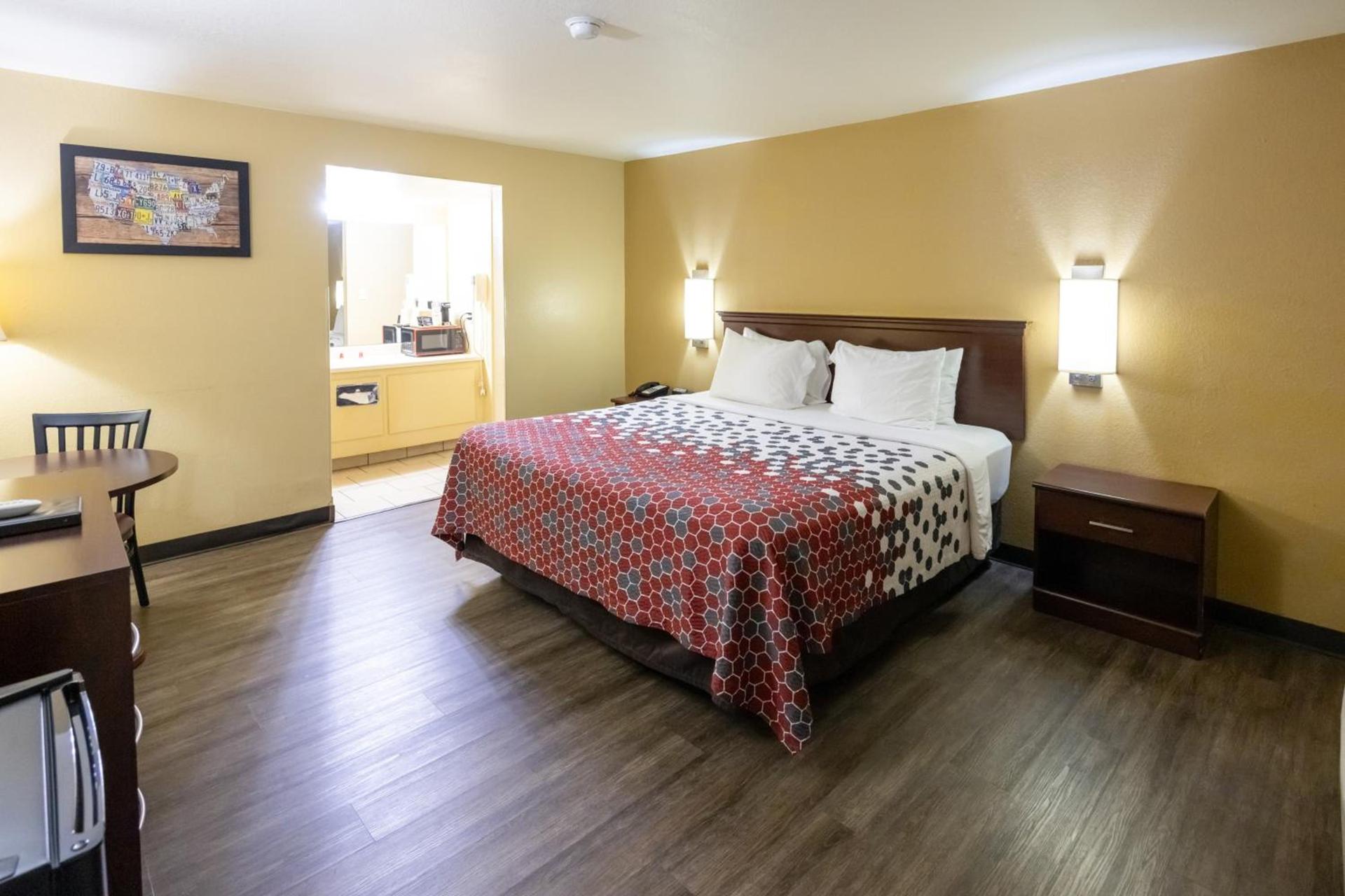 Econo Lodge McAlester photo 35