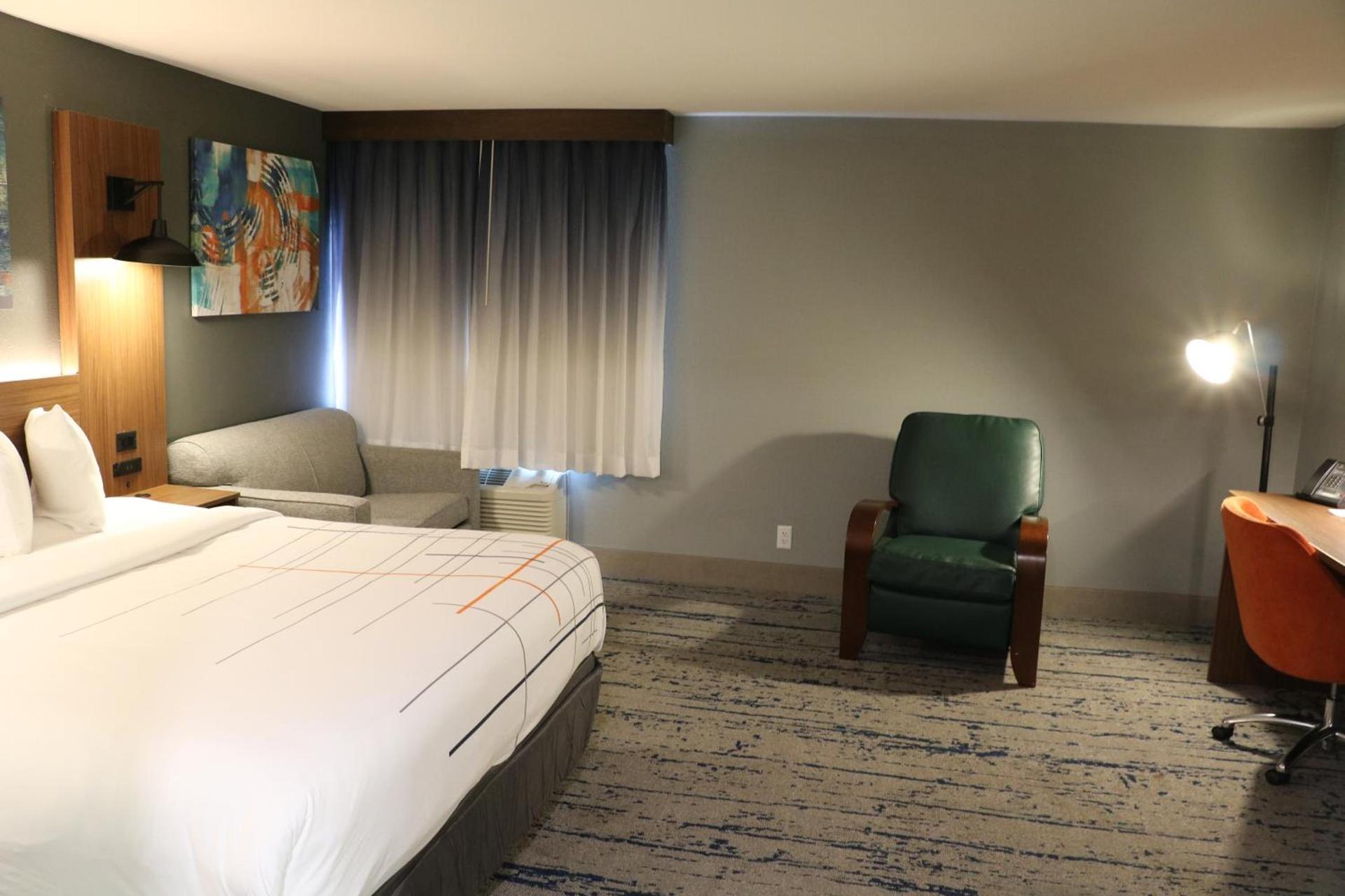 La Quinta by Wyndham Chicago Gurnee photo 42