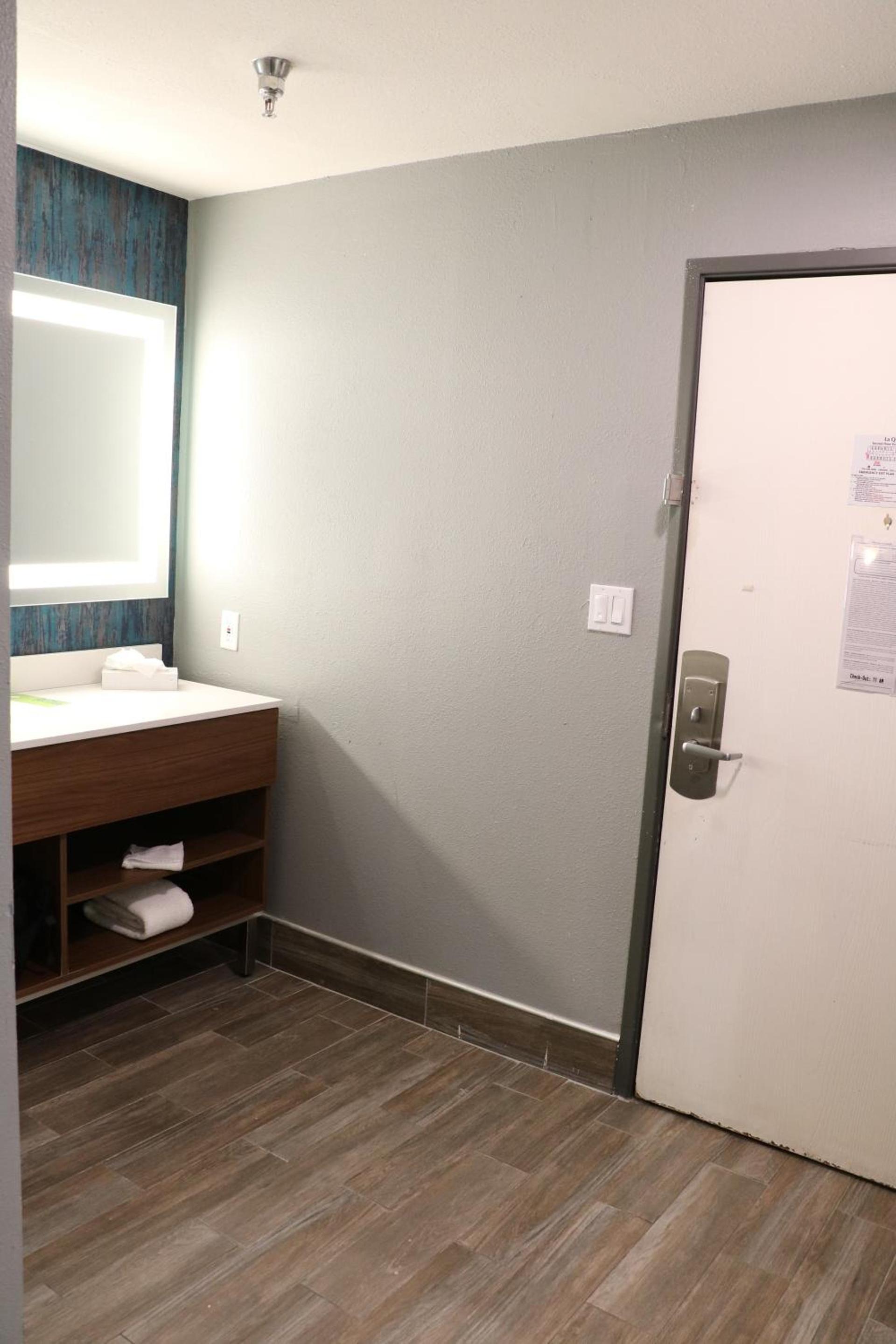 La Quinta by Wyndham Chicago Gurnee photo 43