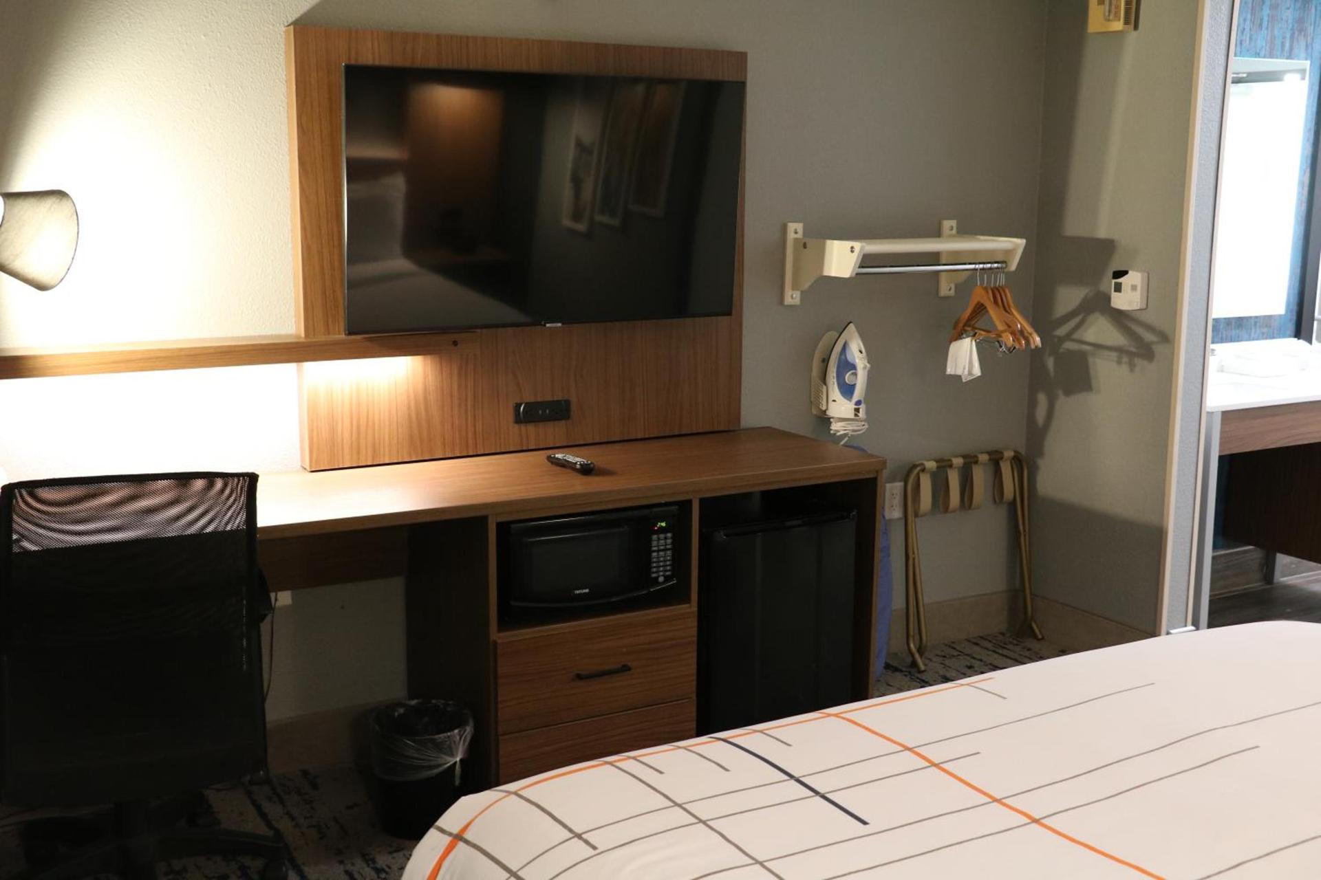 La Quinta by Wyndham Chicago Gurnee photo 49