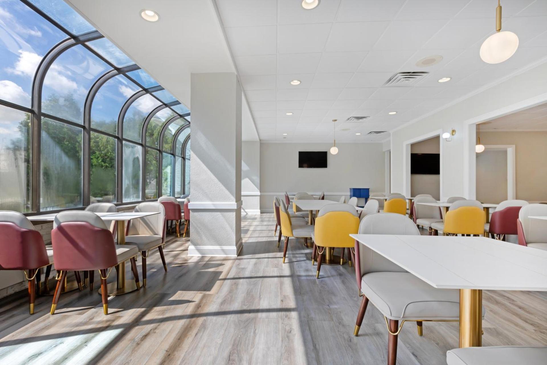 The Lux Hotel & Conference Center, an Ascend Collection Hotel photo 25