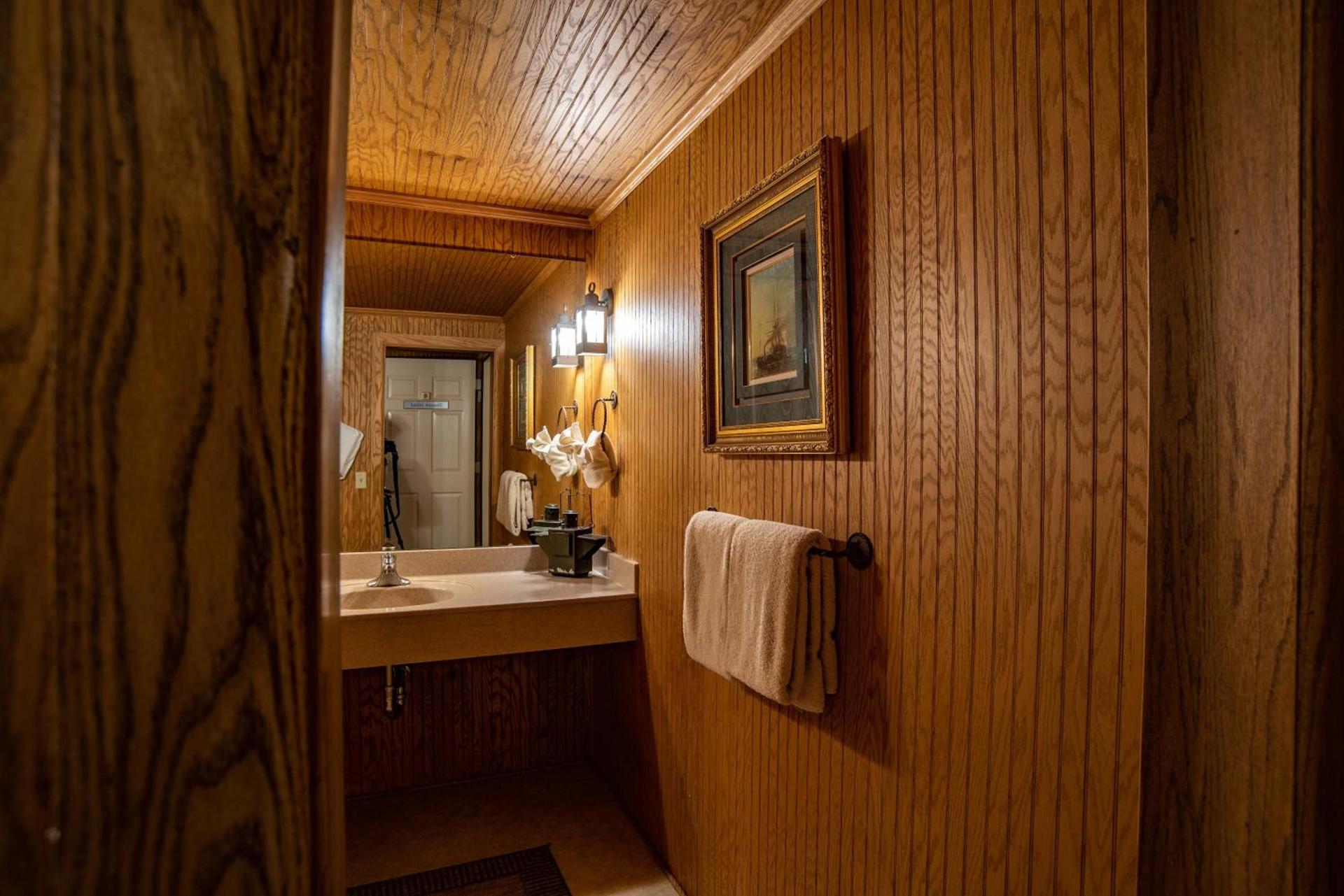 The Anniversary Inn - Boise photo 84