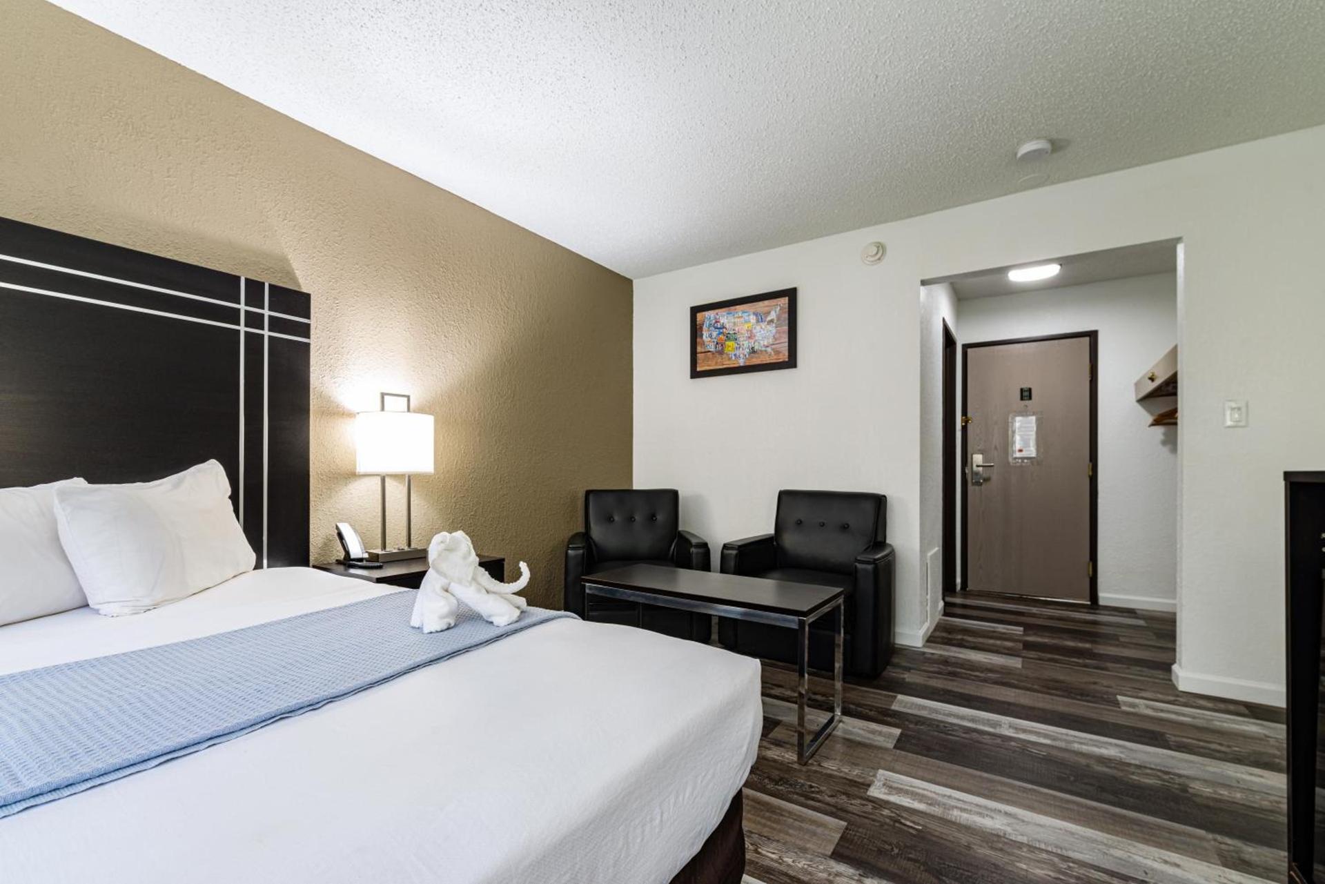 Econo Lodge Cleveland Southeast - Kent photo 13