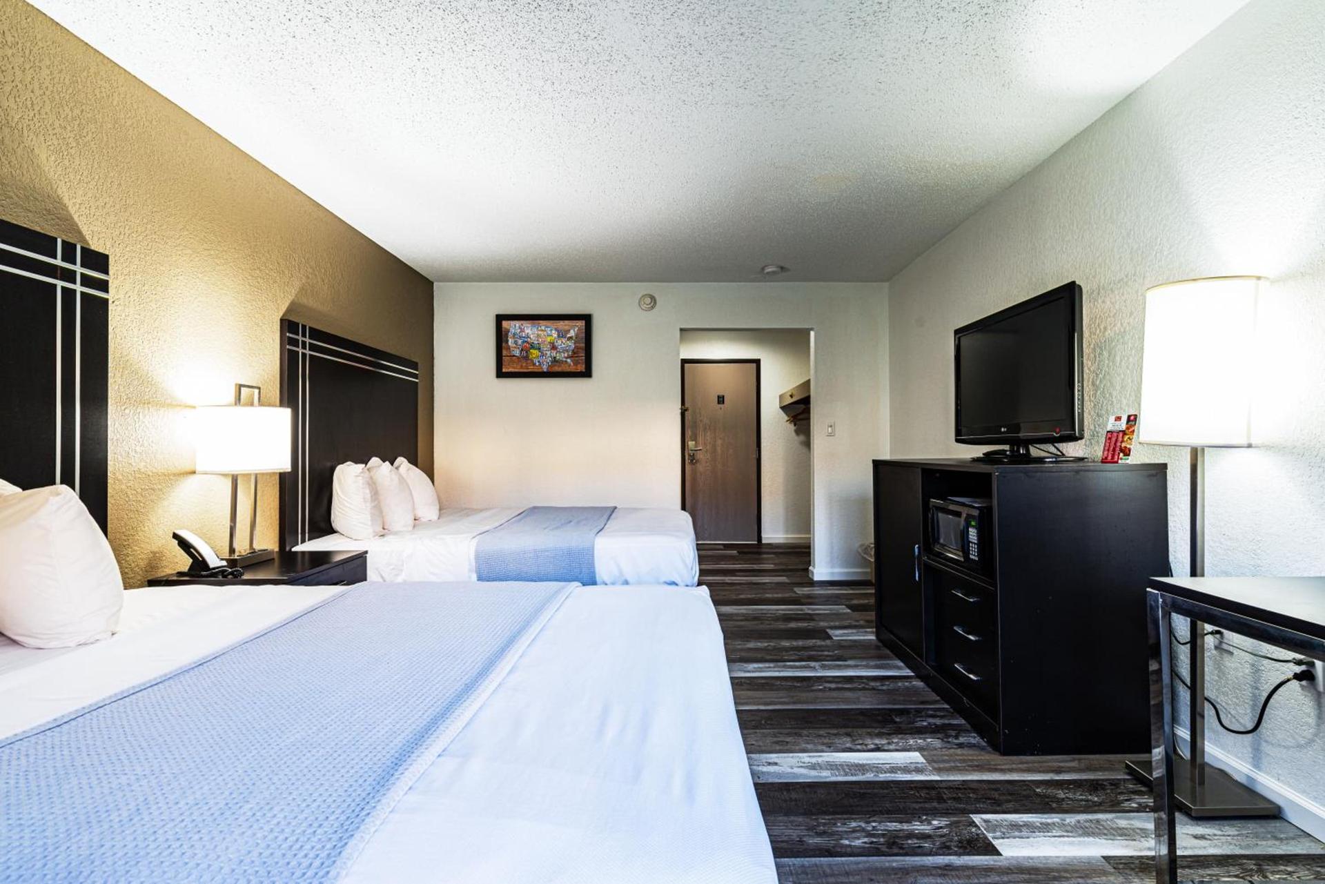 Econo Lodge Cleveland Southeast - Kent photo 9
