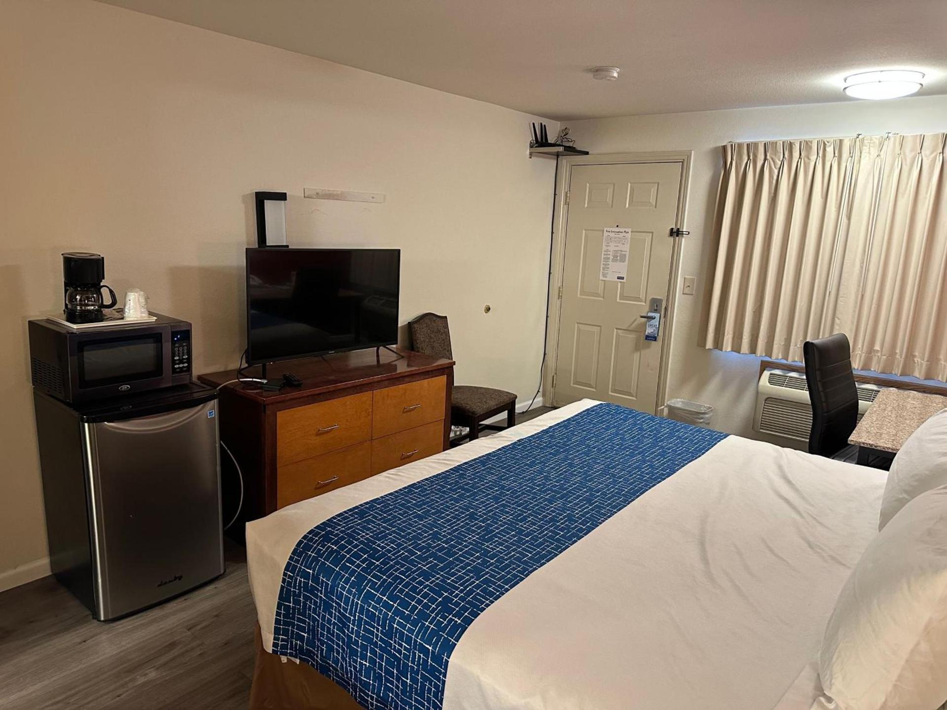Econo Lodge Edmonds North Seattle photo 3