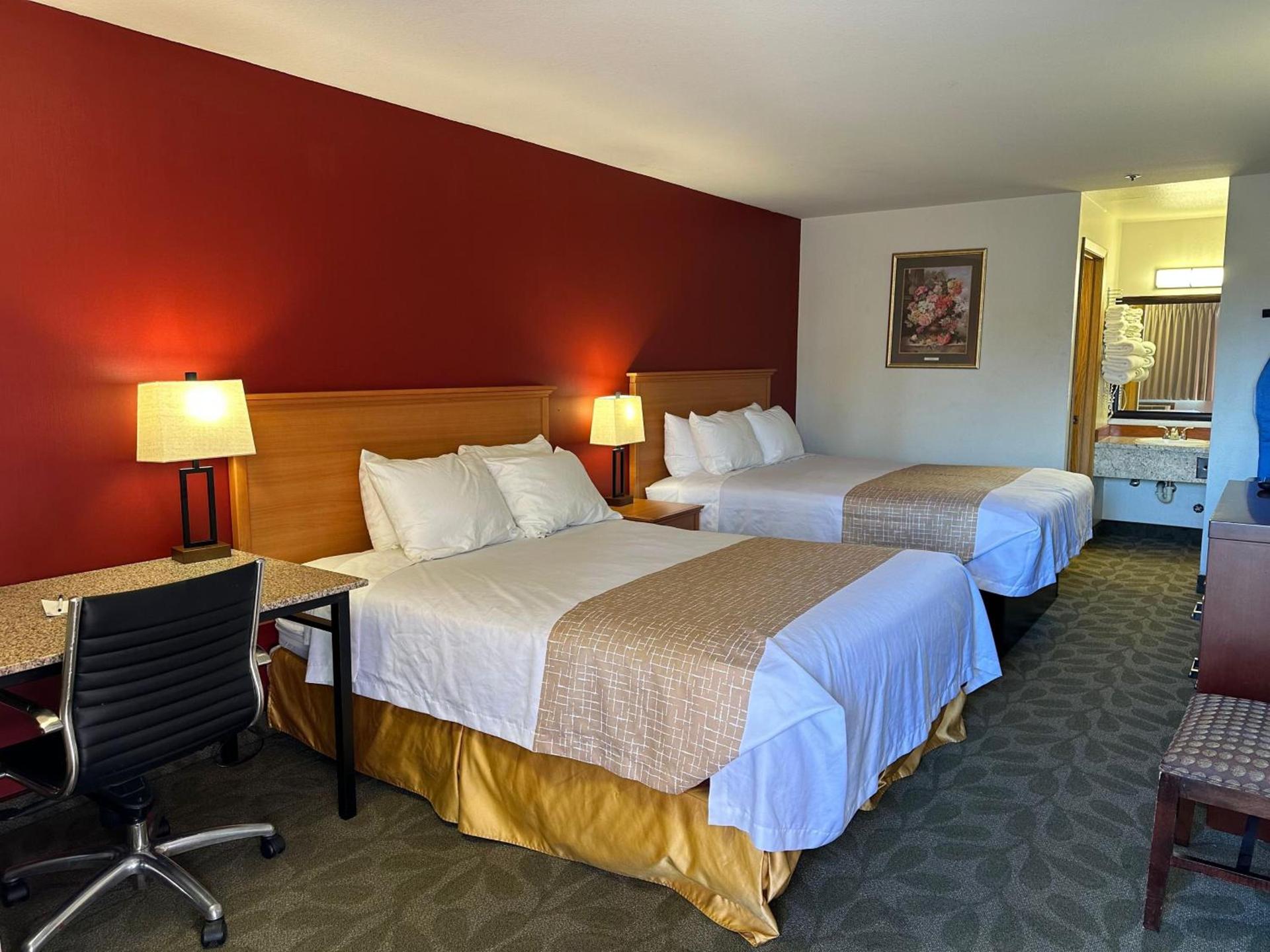 Econo Lodge Edmonds North Seattle photo 33