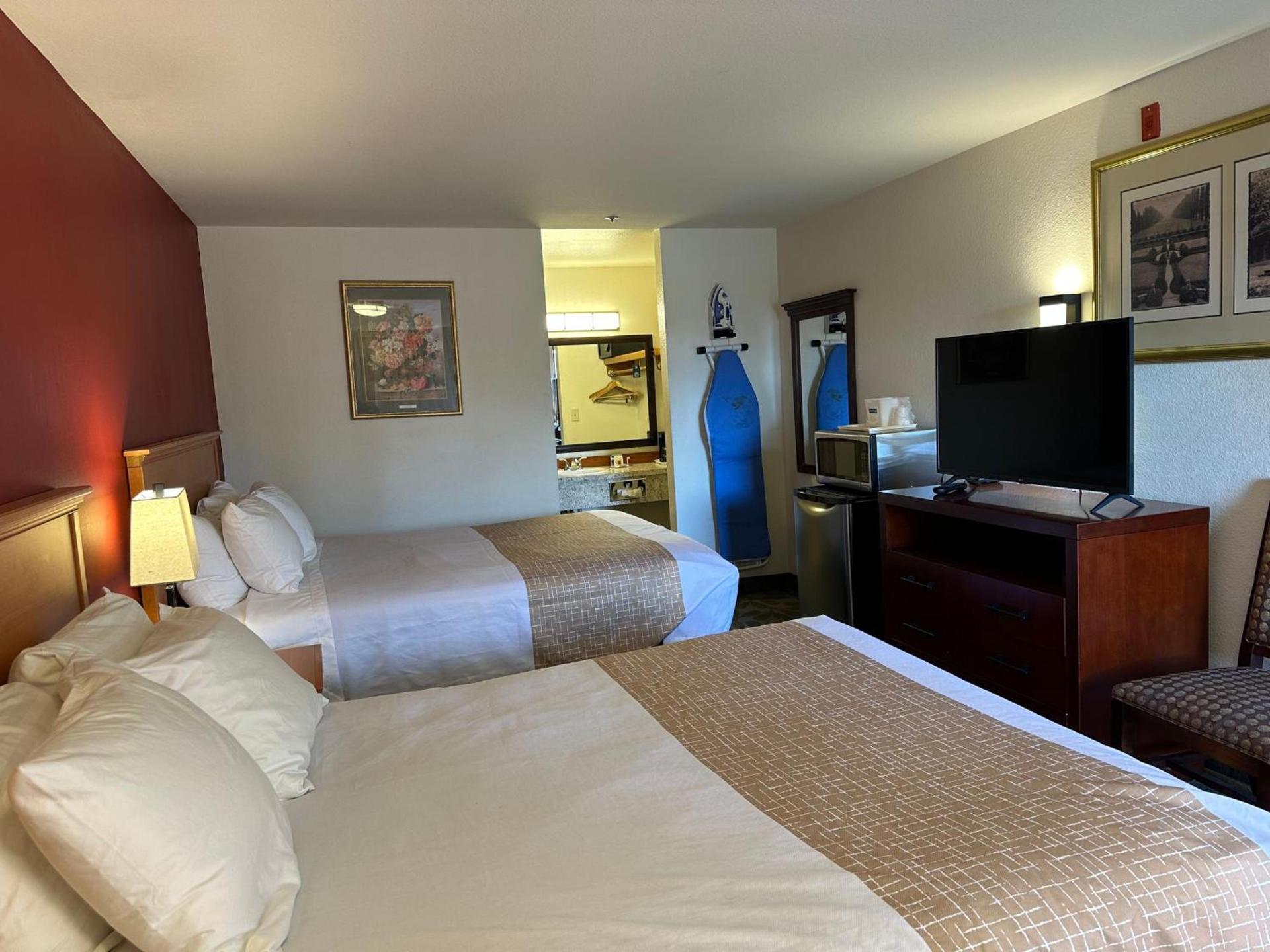 Econo Lodge Edmonds North Seattle photo 20