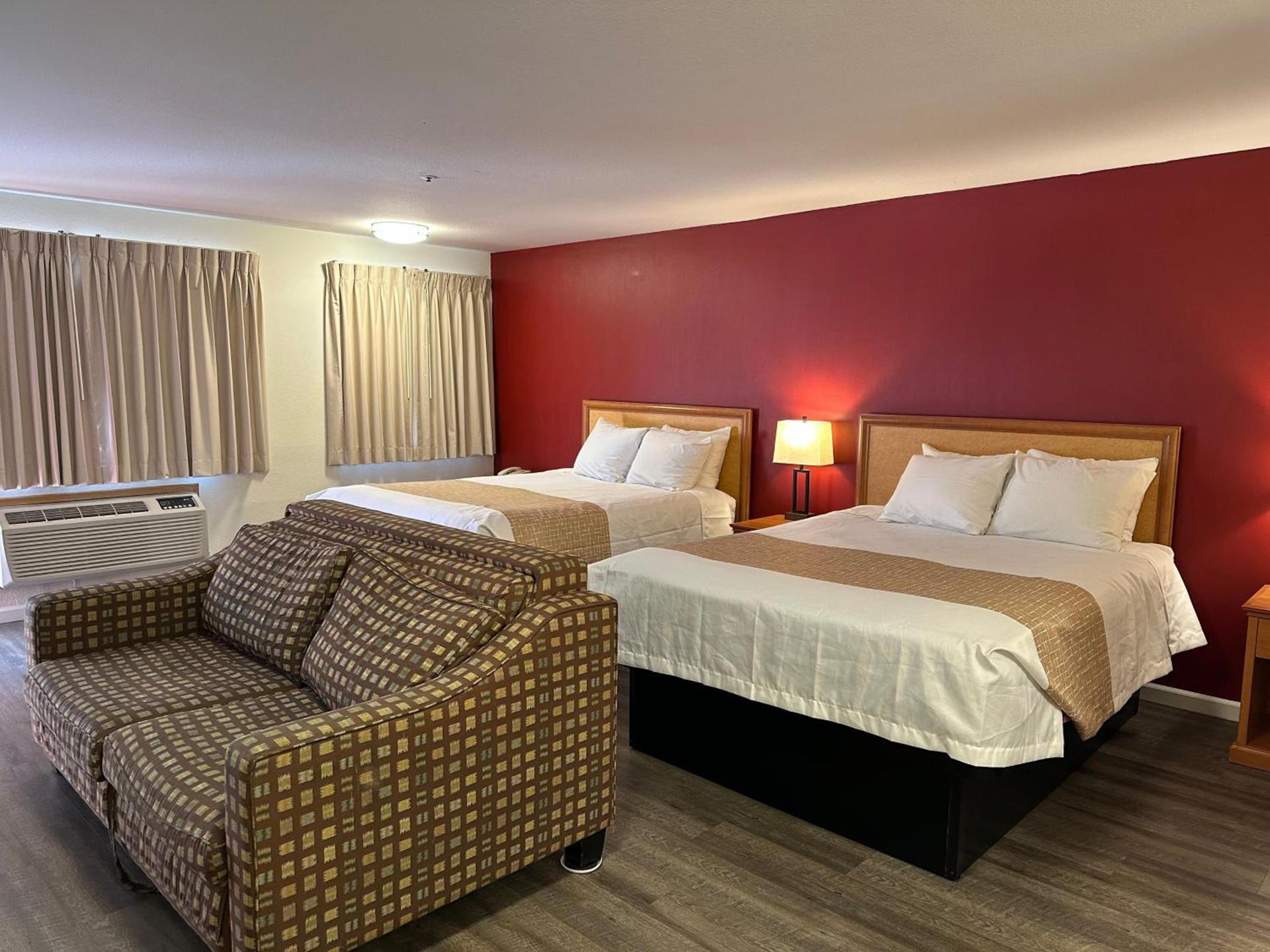 Econo Lodge Edmonds North Seattle photo 8