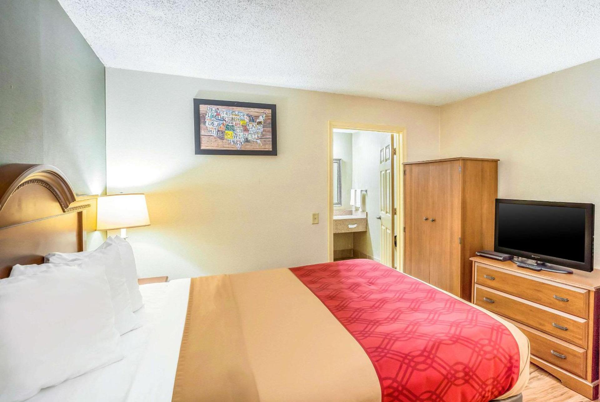 Econo Lodge Huntington - Barboursville University Area photo 4