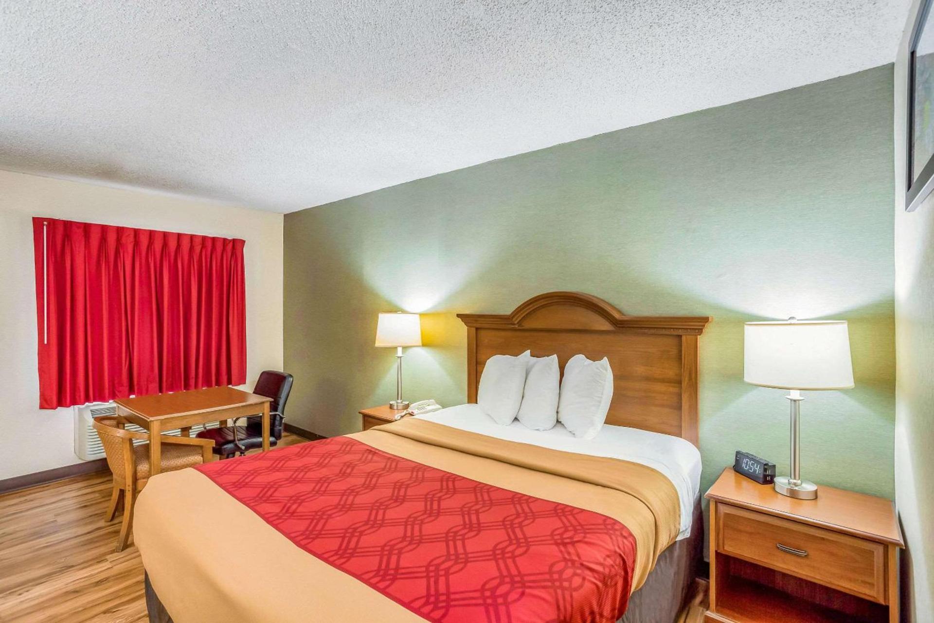 Econo Lodge Huntington - Barboursville University Area photo 13