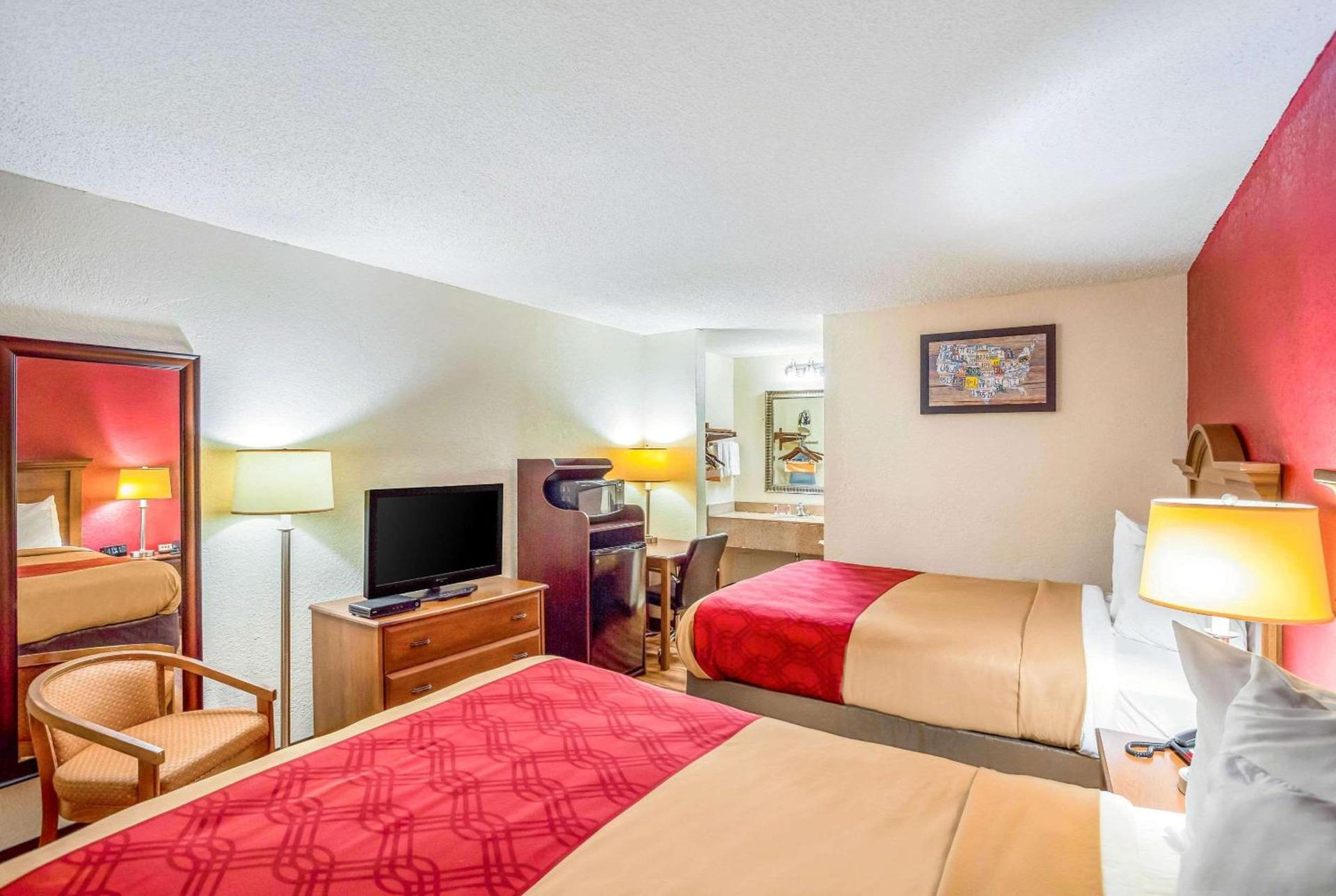 Econo Lodge Huntington - Barboursville University Area photo 15
