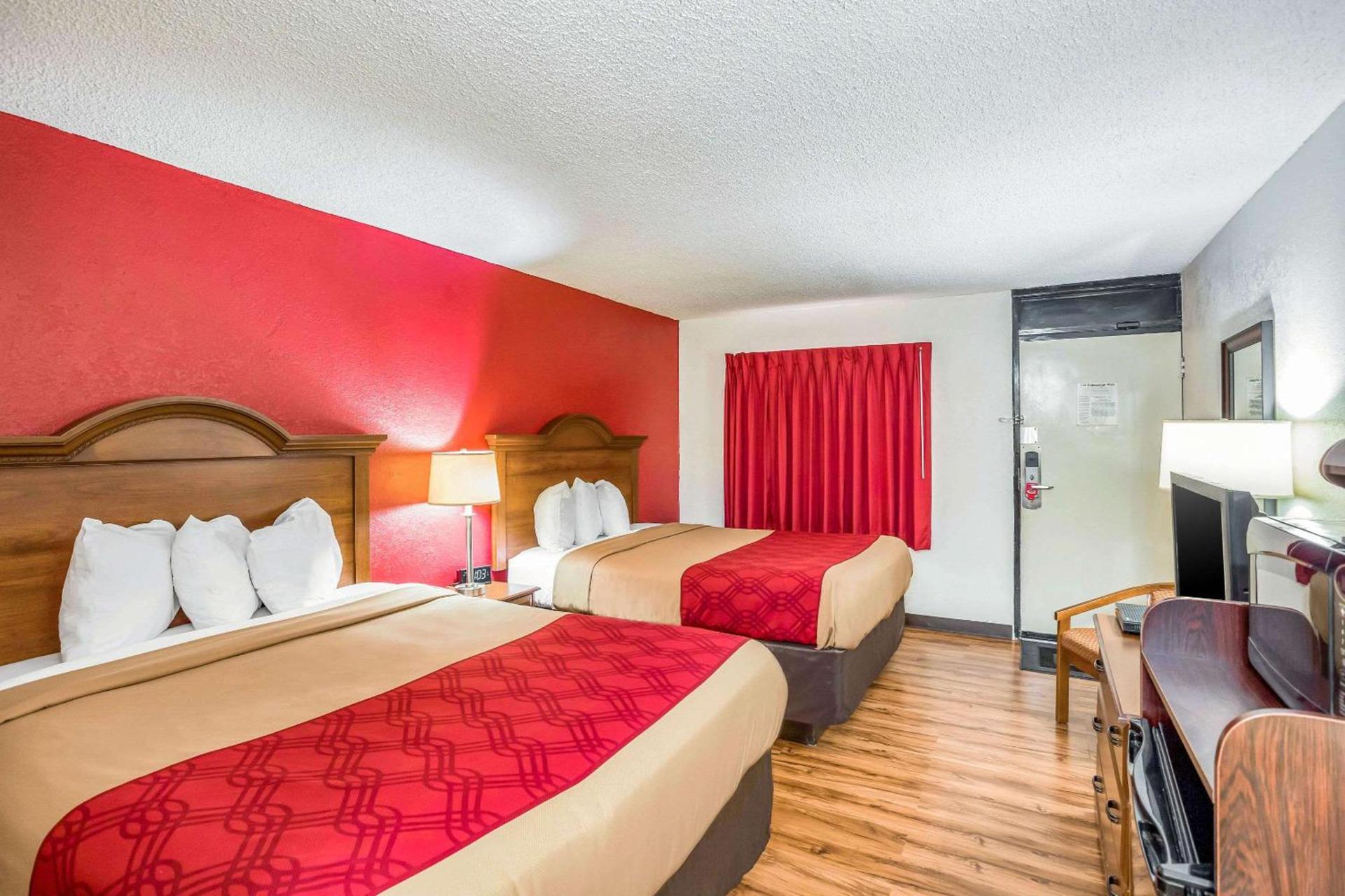 Econo Lodge Huntington - Barboursville University Area photo 16