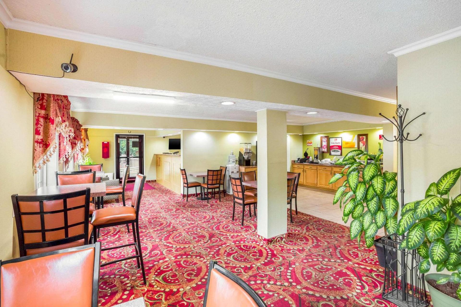 Econo Lodge Huntington - Barboursville University Area photo 19