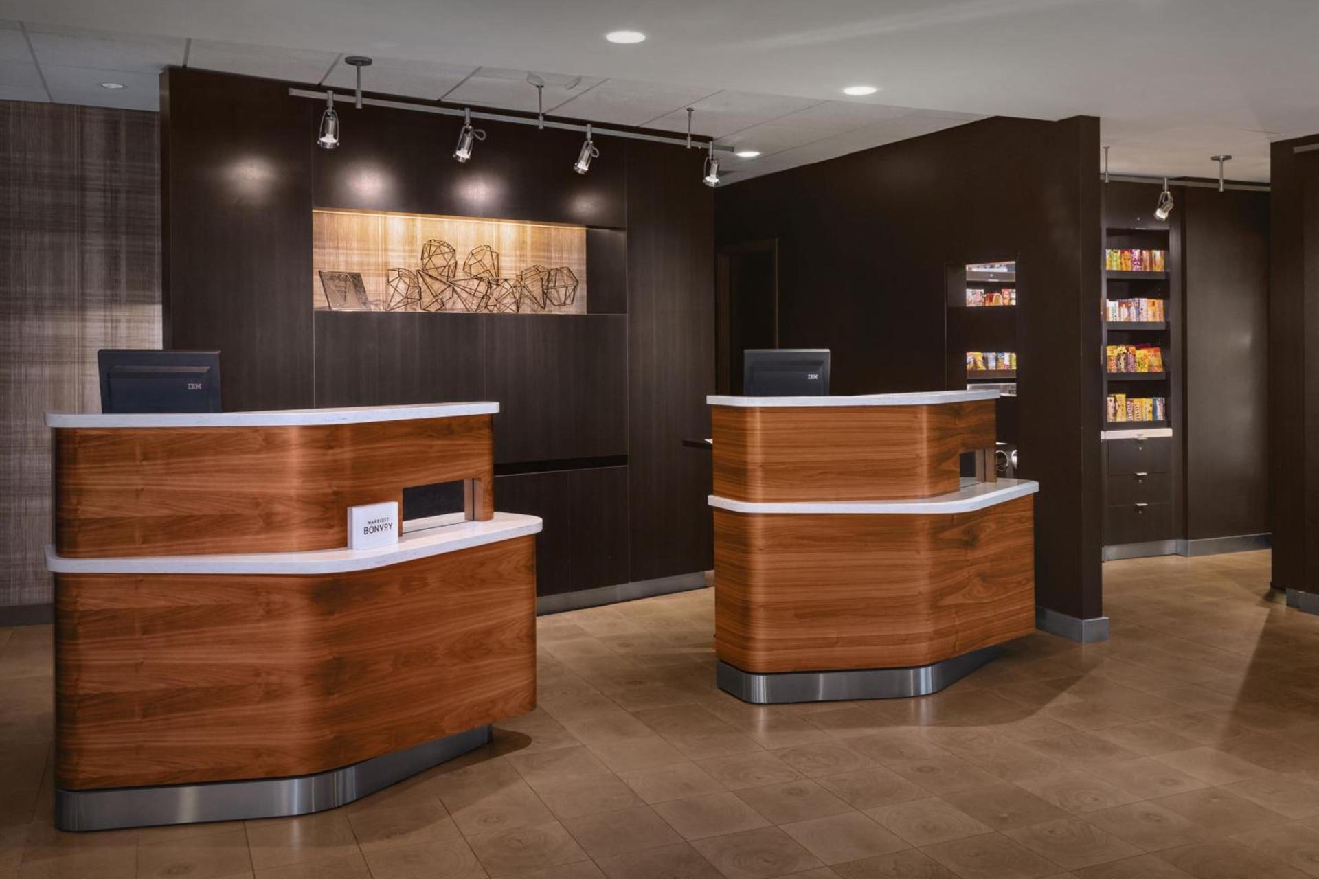 Courtyard by Marriott Mahwah photo 2