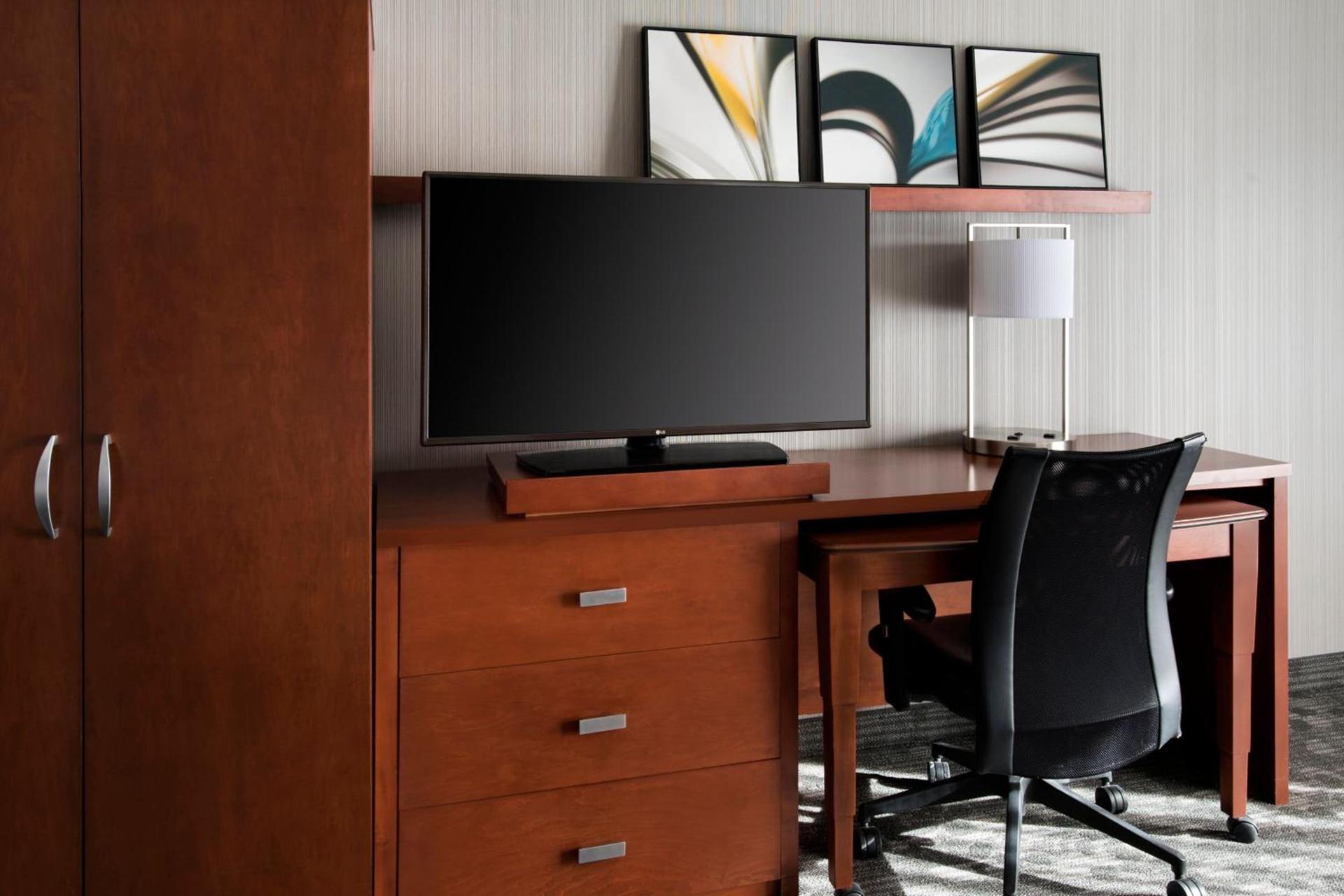 Courtyard by Marriott Mahwah photo 11