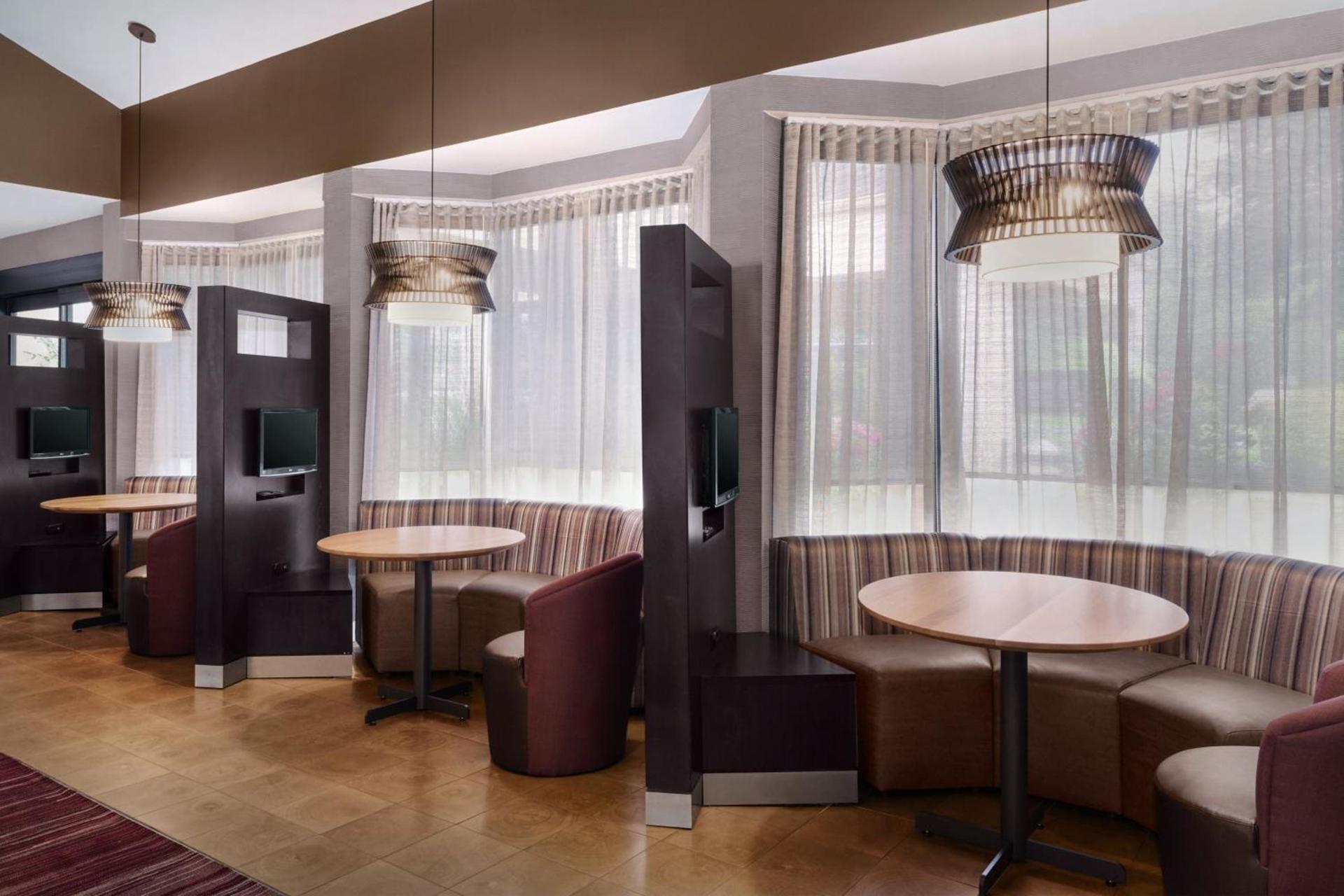 Courtyard by Marriott Mahwah photo 18