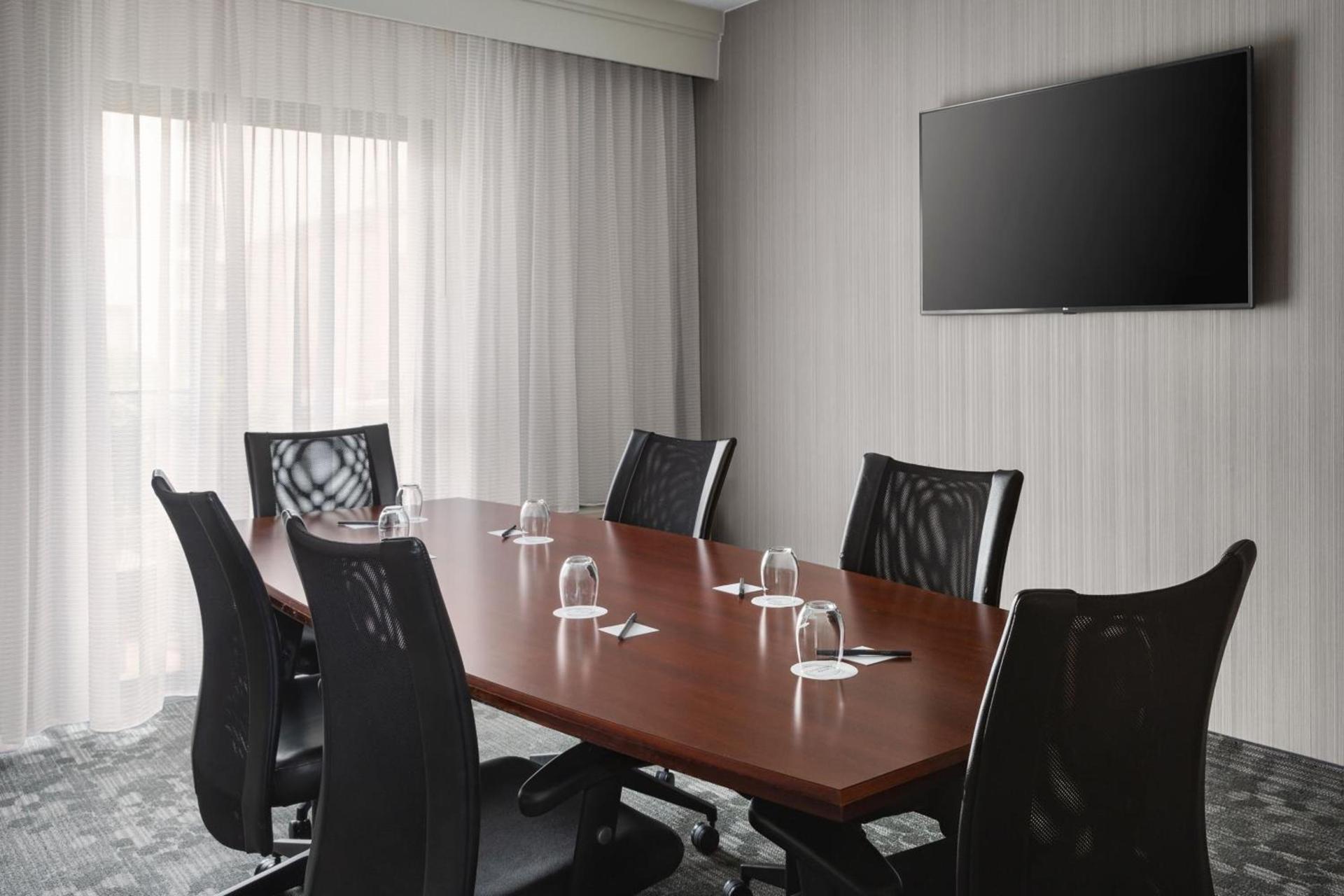 Courtyard by Marriott Mahwah photo 25