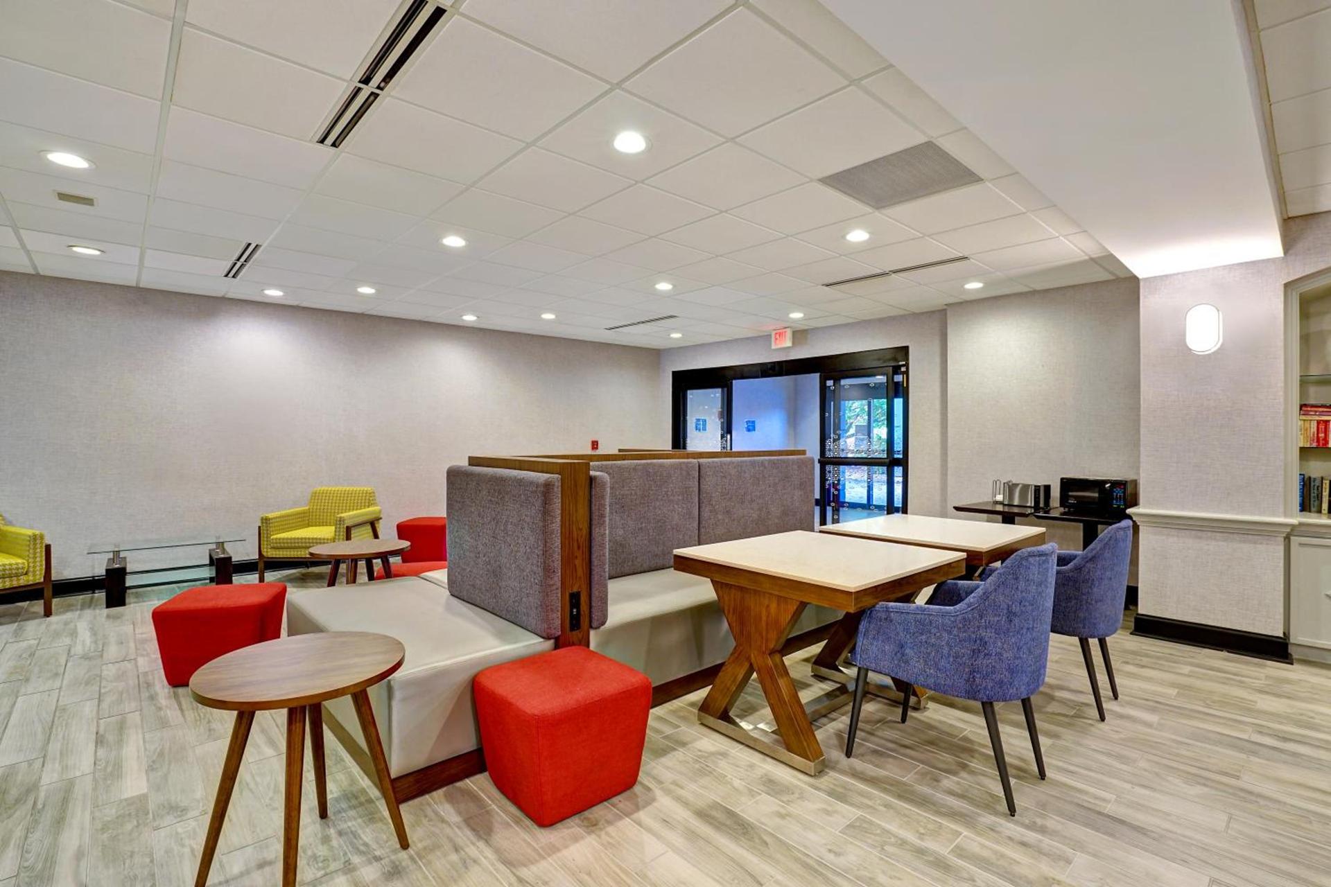 Hampton Inn Cortland photo 25