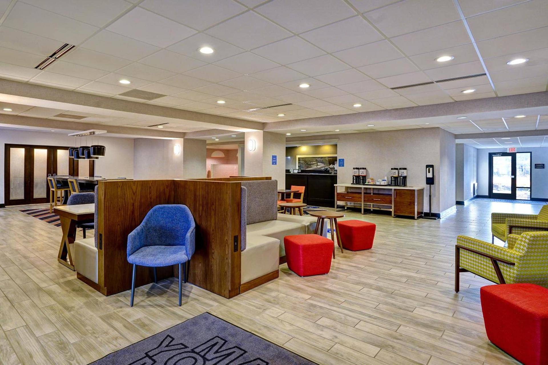 Hampton Inn Cortland photo 22