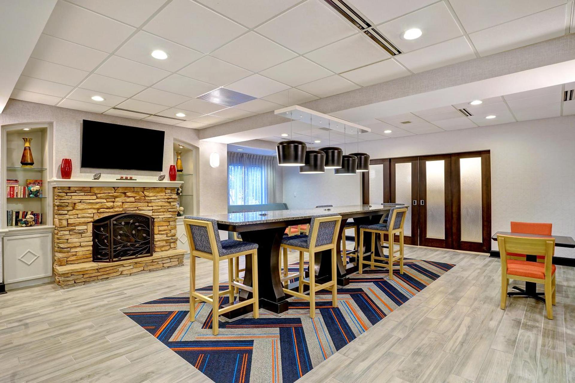 Hampton Inn Cortland photo 23