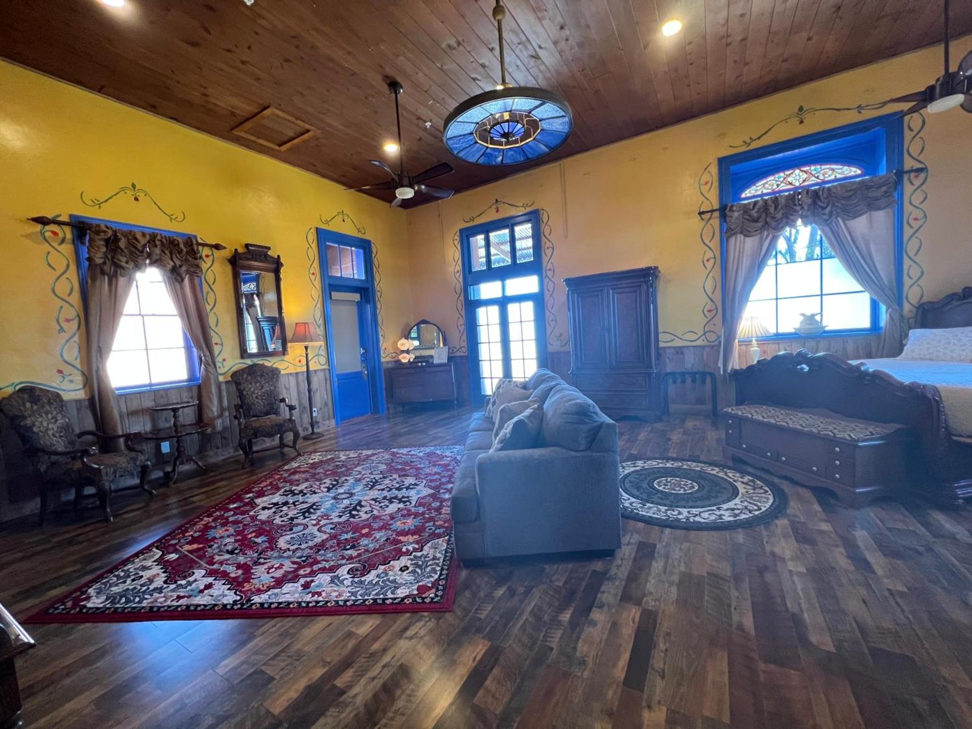 The Russ House photo 6