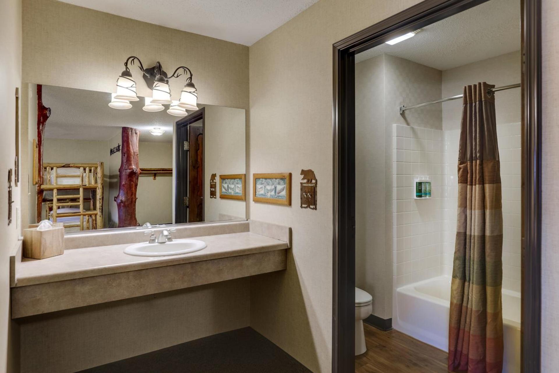 Stoney Creek Hotel Quad Cities - Moline photo 24