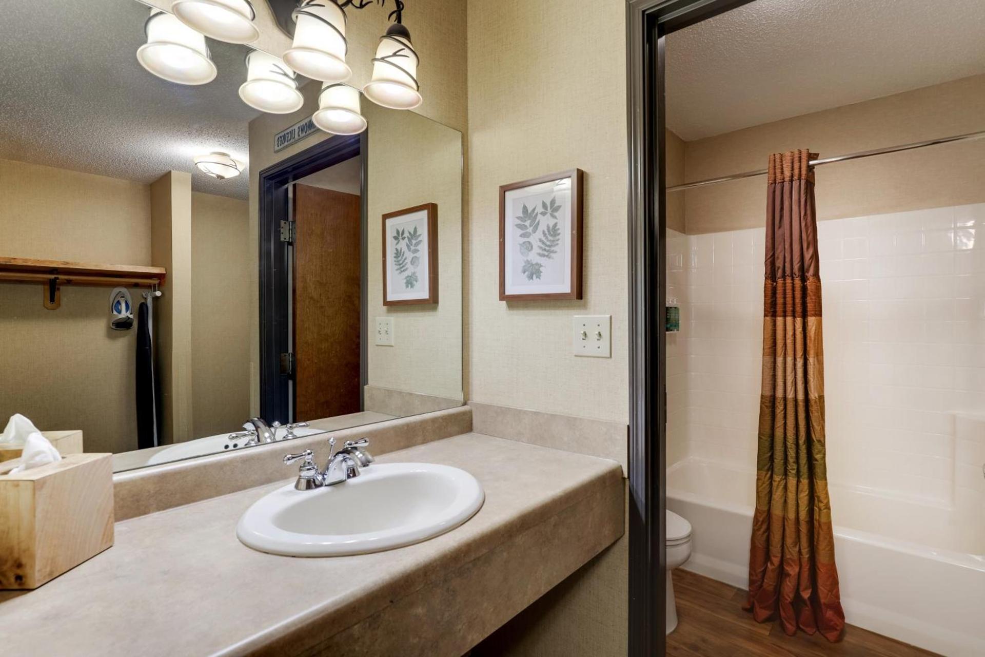 Stoney Creek Hotel Quad Cities - Moline photo 32