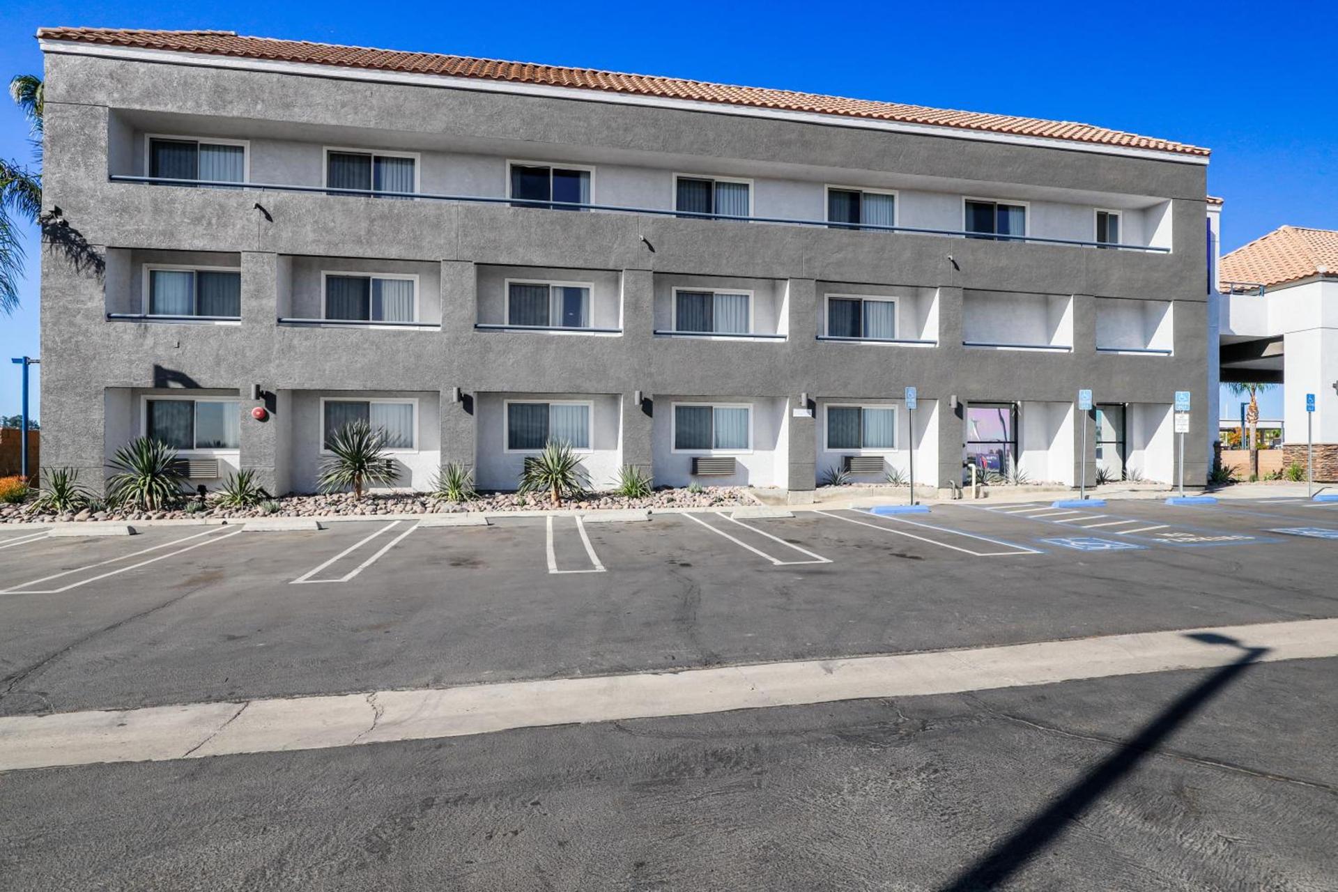 Studio 6 Suites Perris, CA photo 33