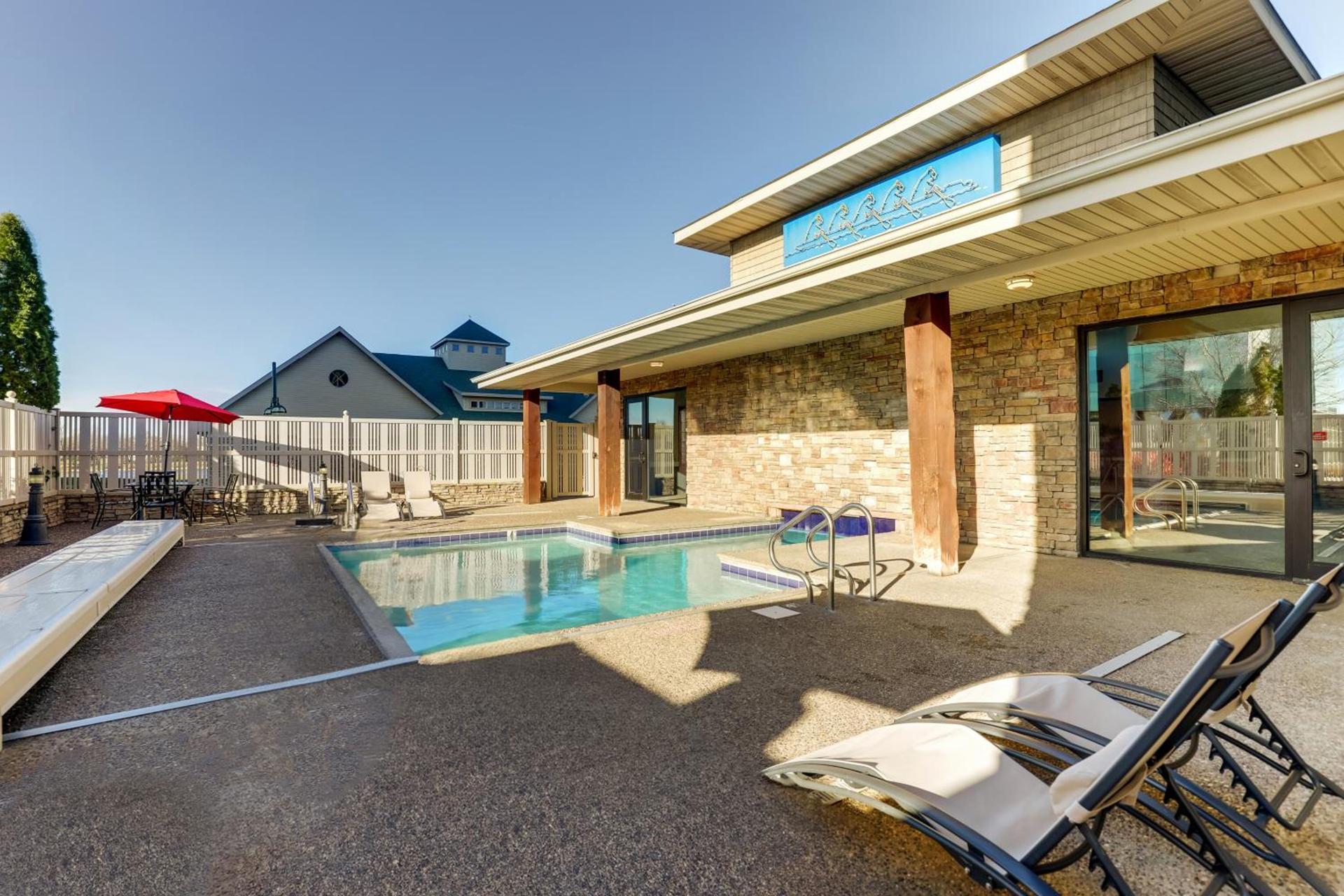 Stoney Creek Hotel Quad Cities - Moline photo 40
