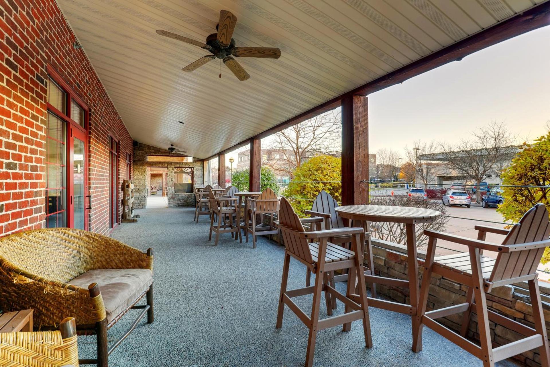 Stoney Creek Hotel Quad Cities - Moline photo 36