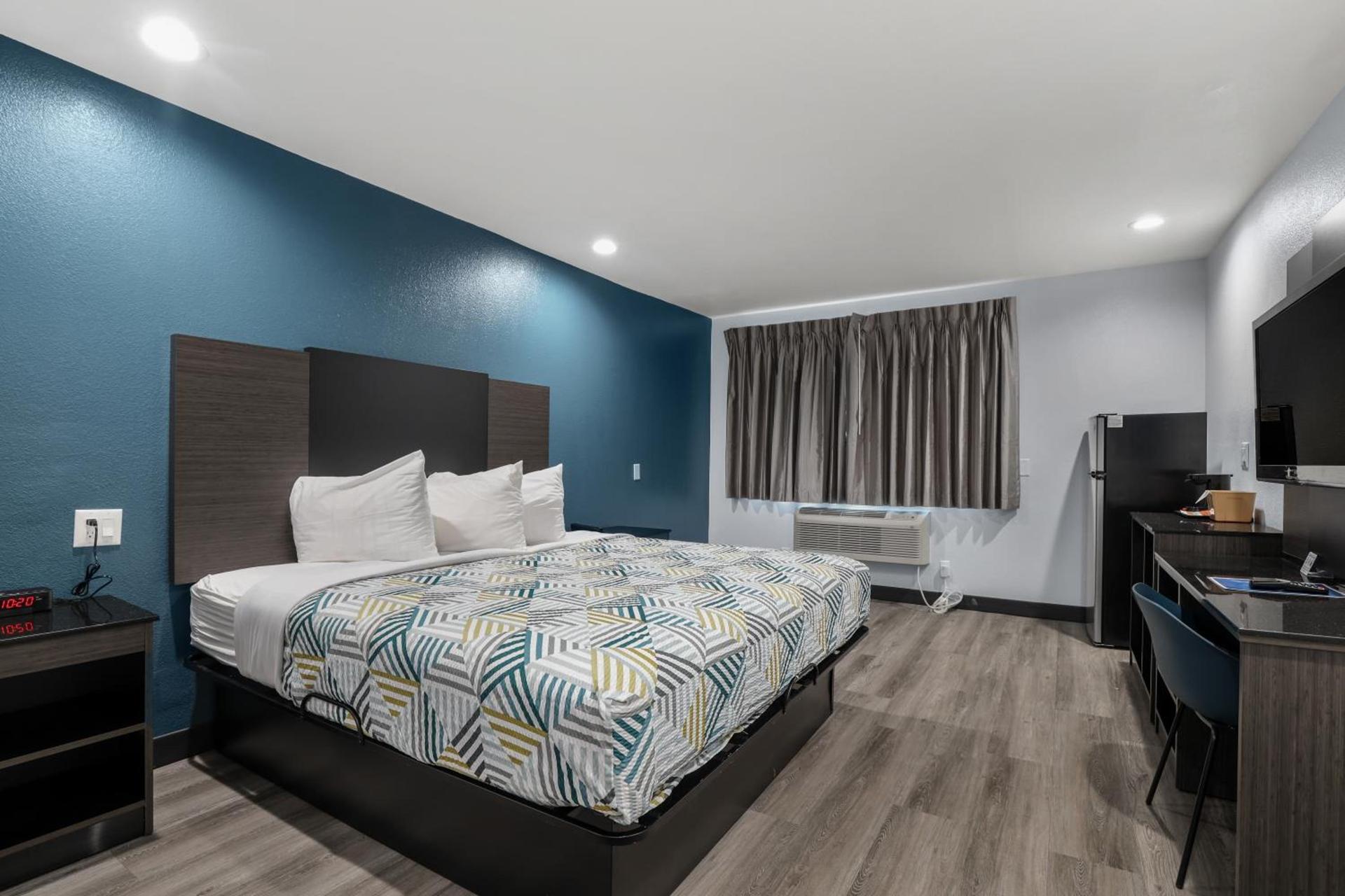 Studio 6 Suites Perris, CA photo 43