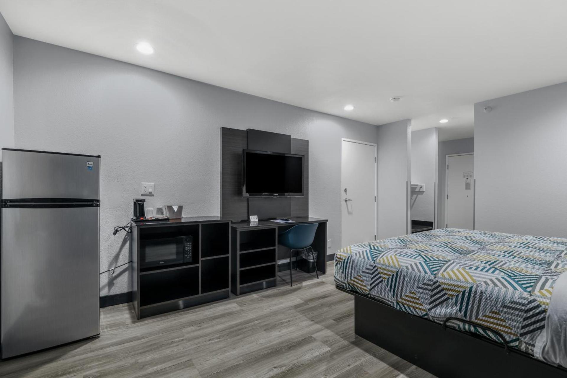 Studio 6 Suites Perris, CA photo 46