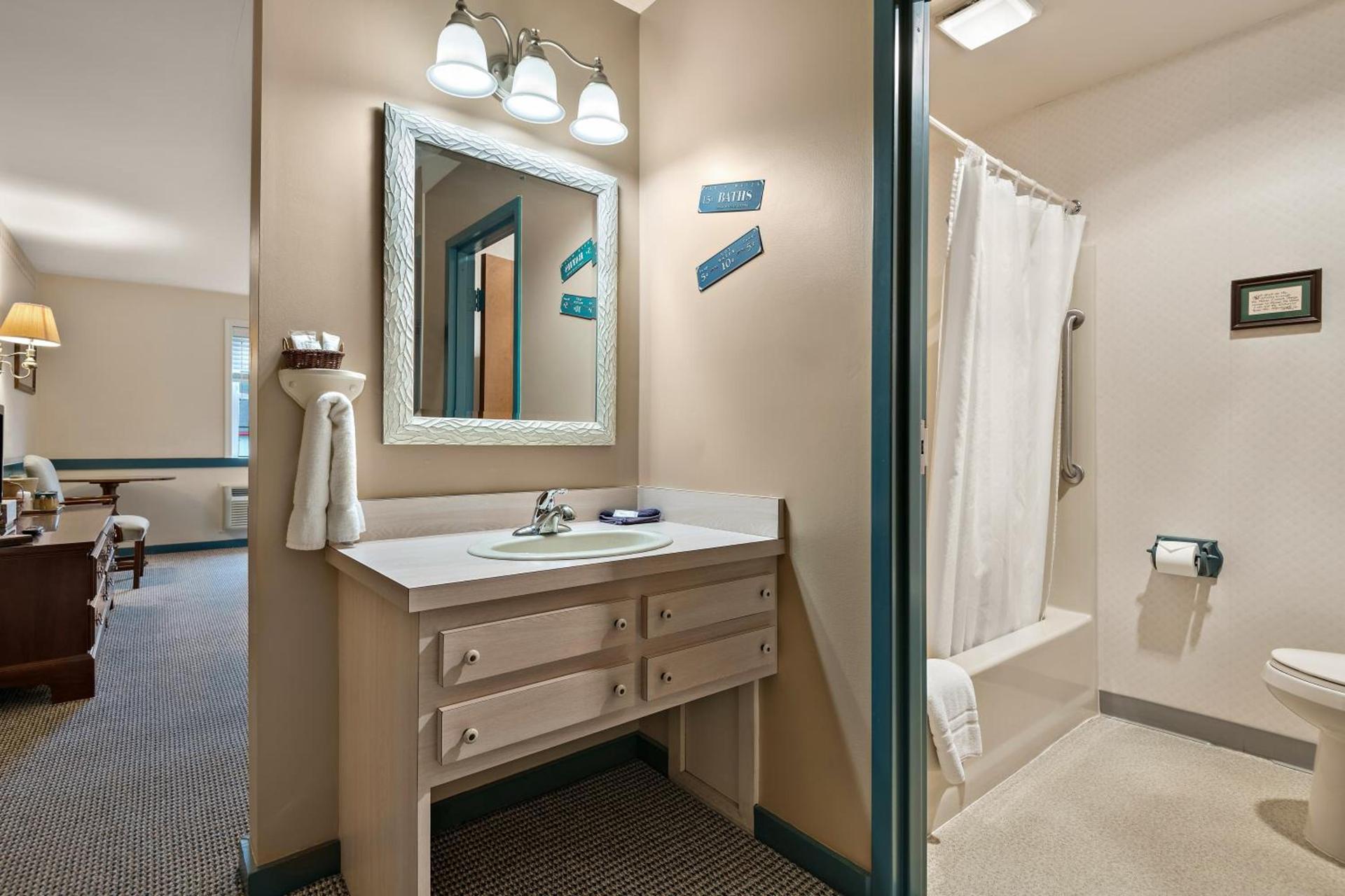 Country Living Inn photo 12