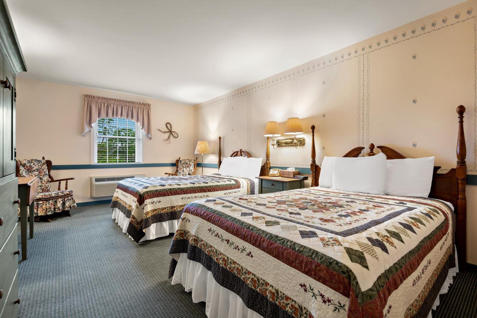 Country Living Inn photo 14