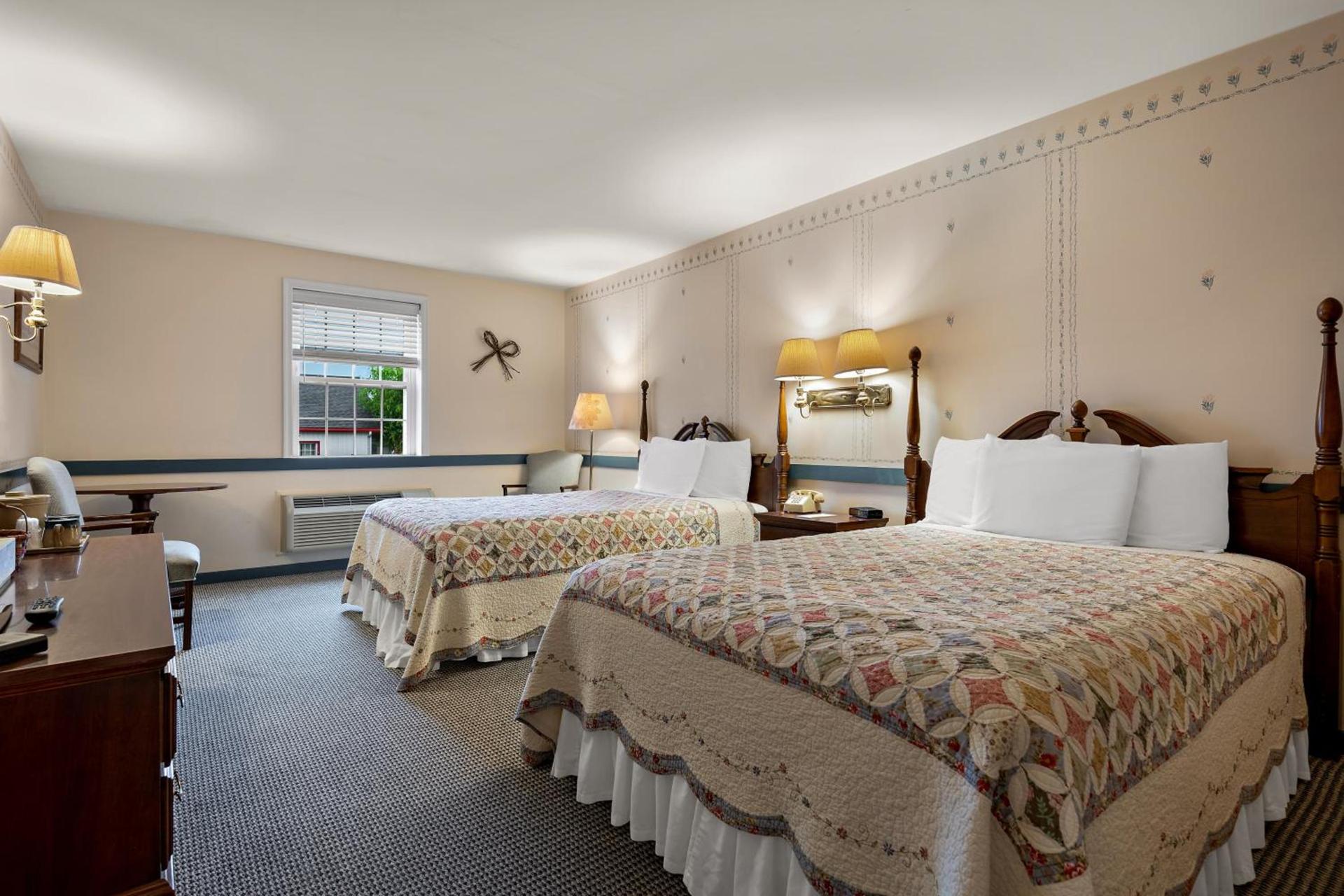 Country Living Inn photo 17