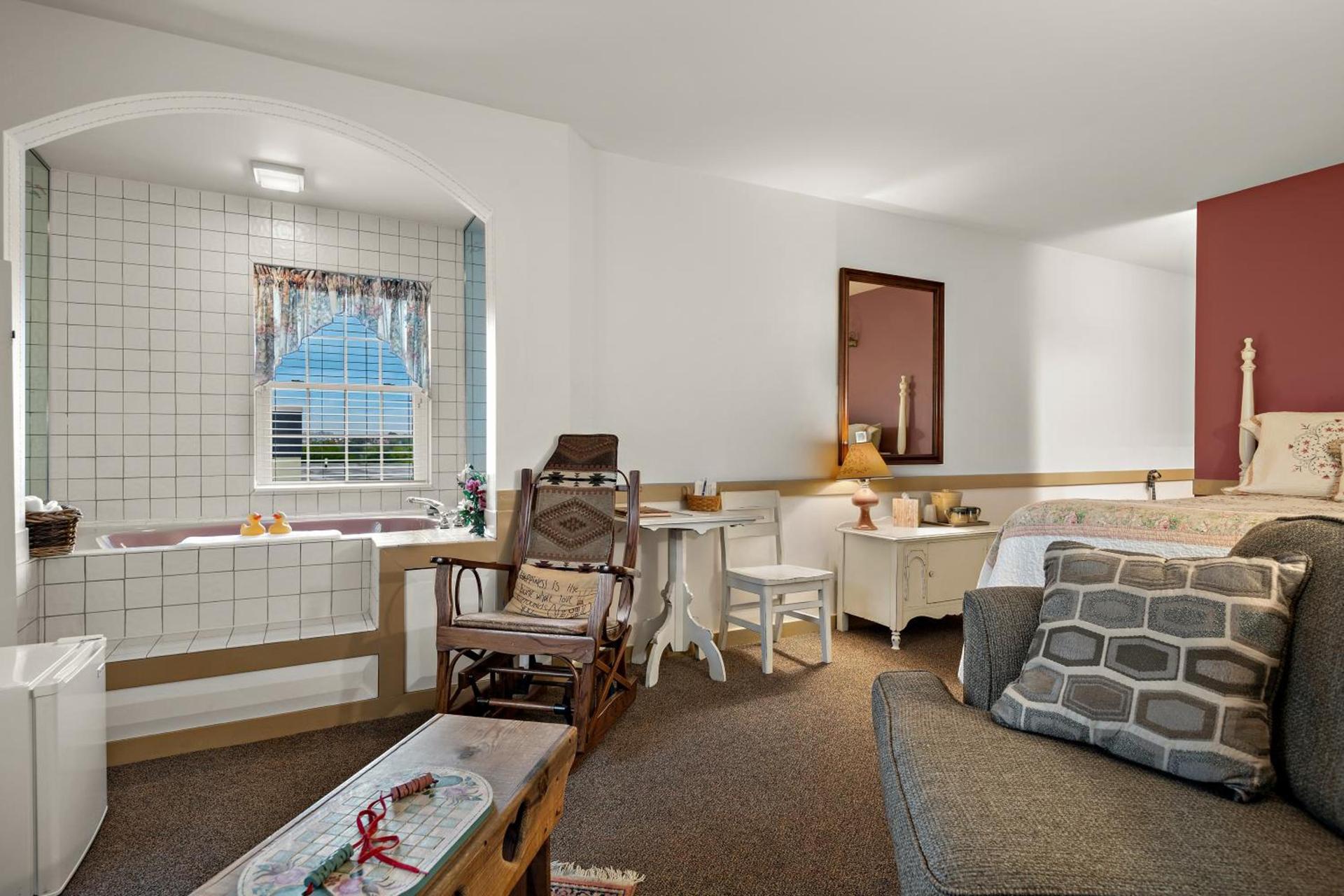 Country Living Inn photo 16