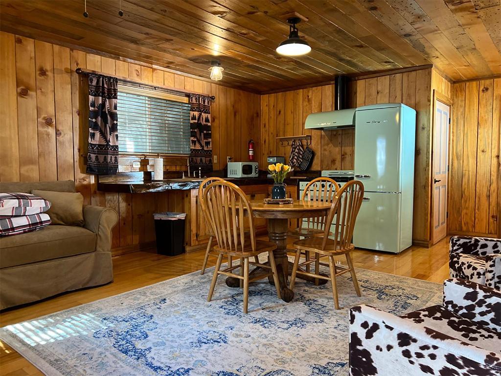 Lakeshore Resort photo 44