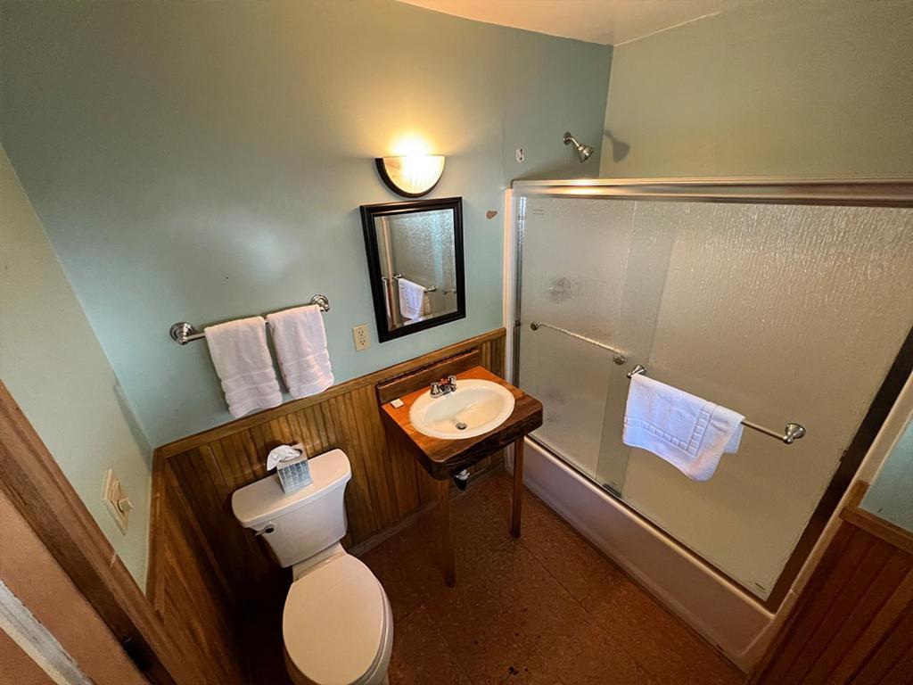 Lakeshore Resort photo 6