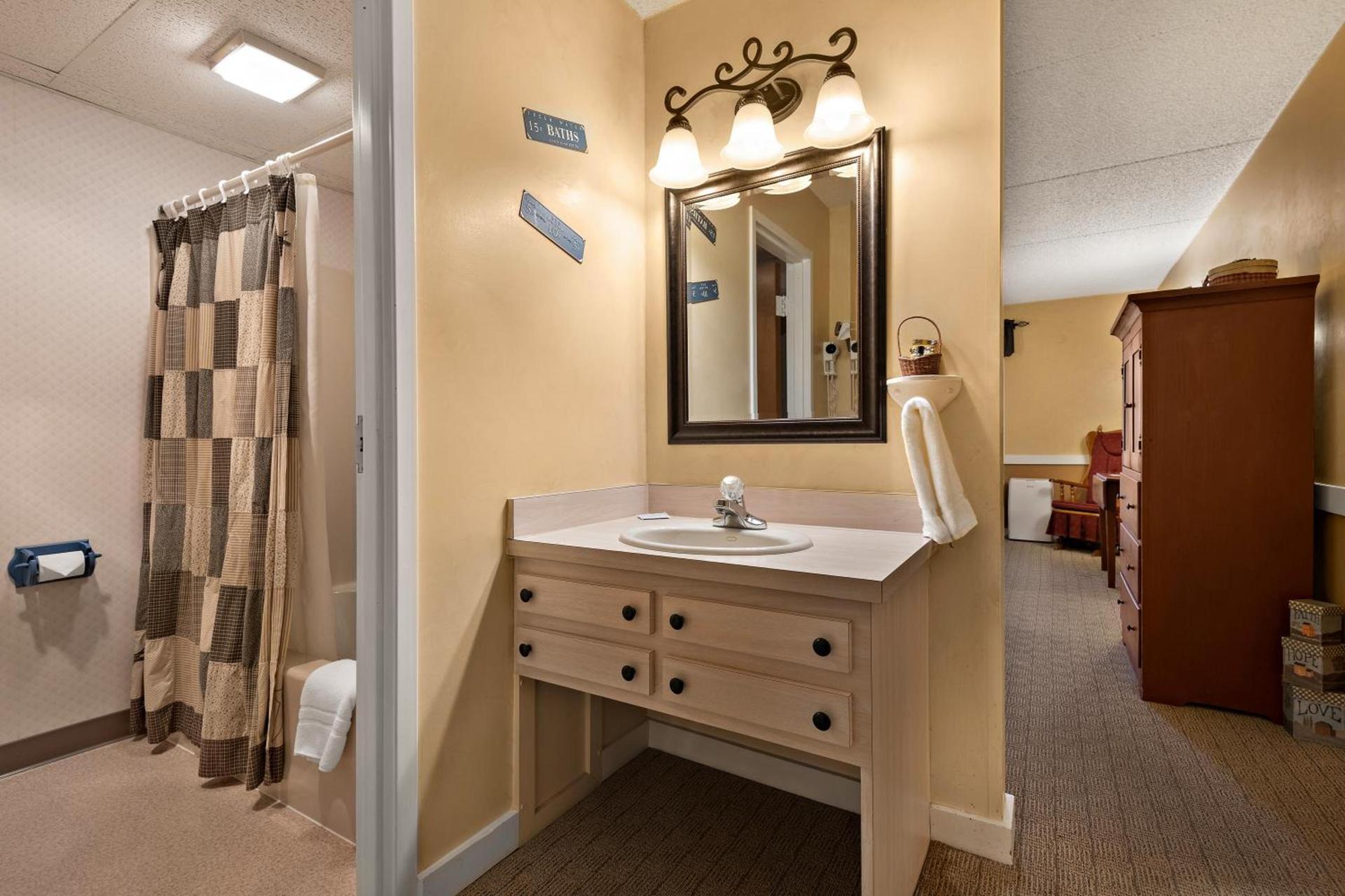 Country Living Inn photo 27
