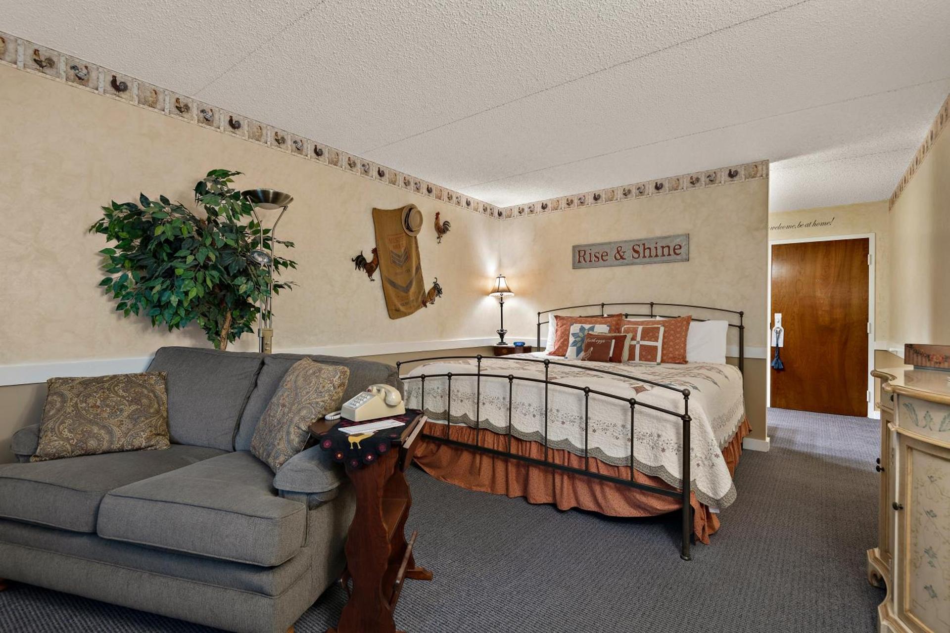Country Living Inn photo 29