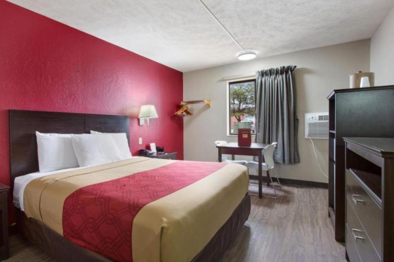 Red Lion Inn & Suites Olathe Kansas City photo 10