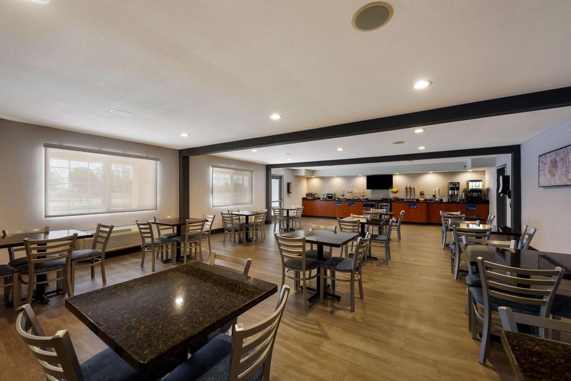 Best Western Inn & Suites Lemoore photo 19