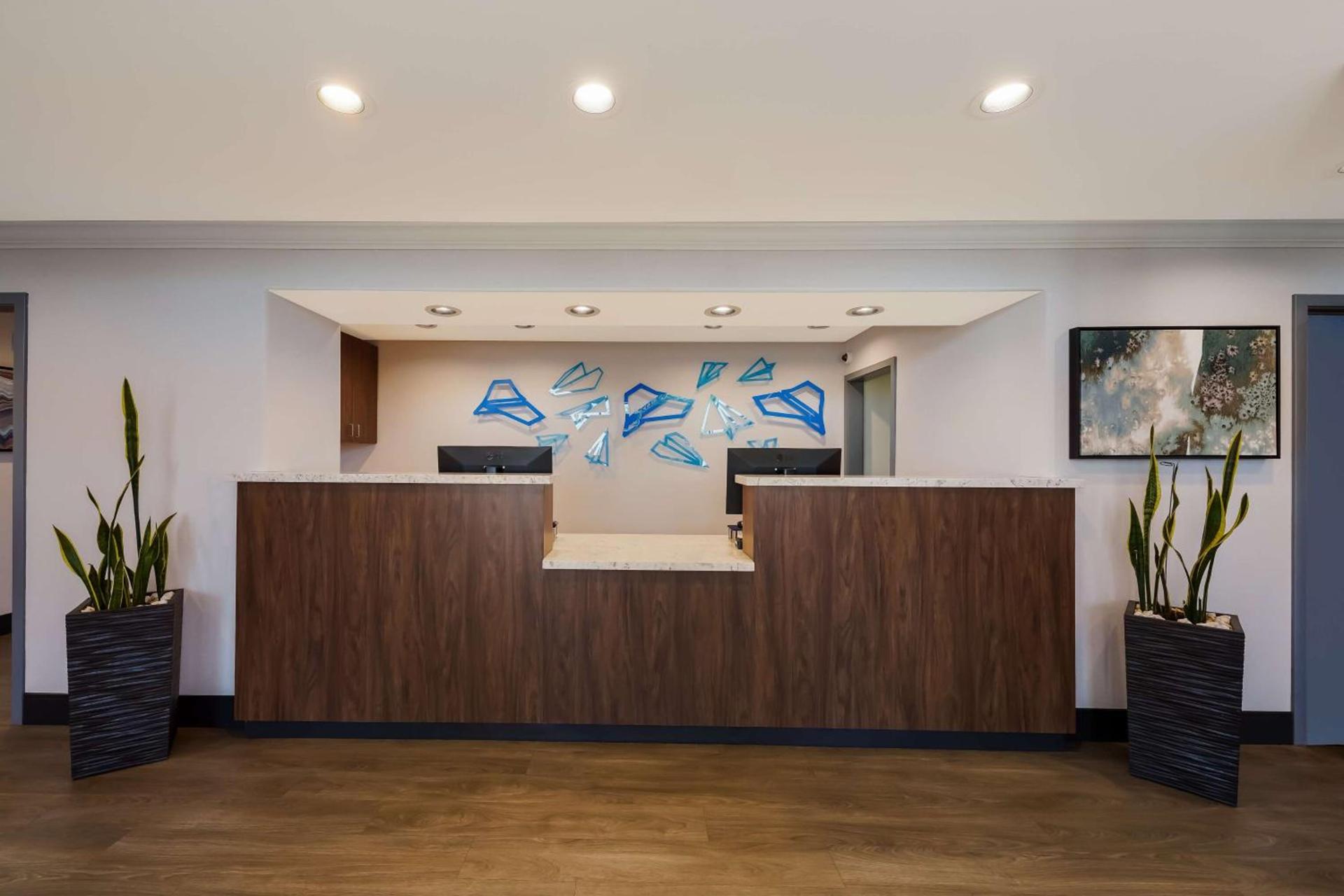 Best Western Inn & Suites Lemoore photo 8