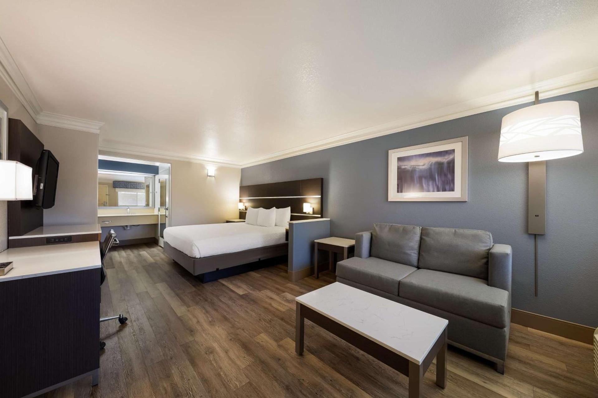 Best Western Inn & Suites Lemoore photo 11