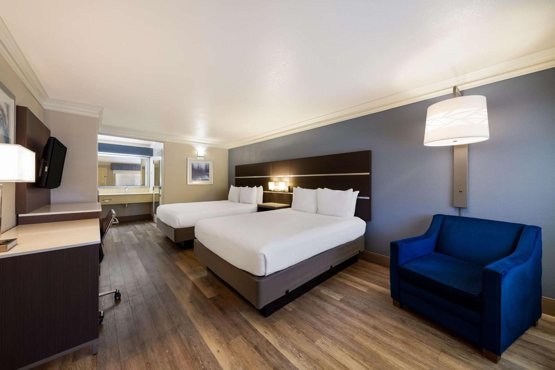 Best Western Inn & Suites Lemoore photo 23